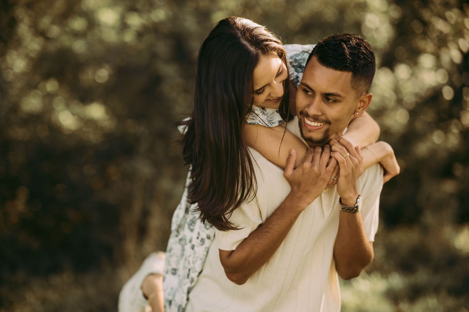 Outdoor engagement couple portrait in Manassas battlefield at golden hour