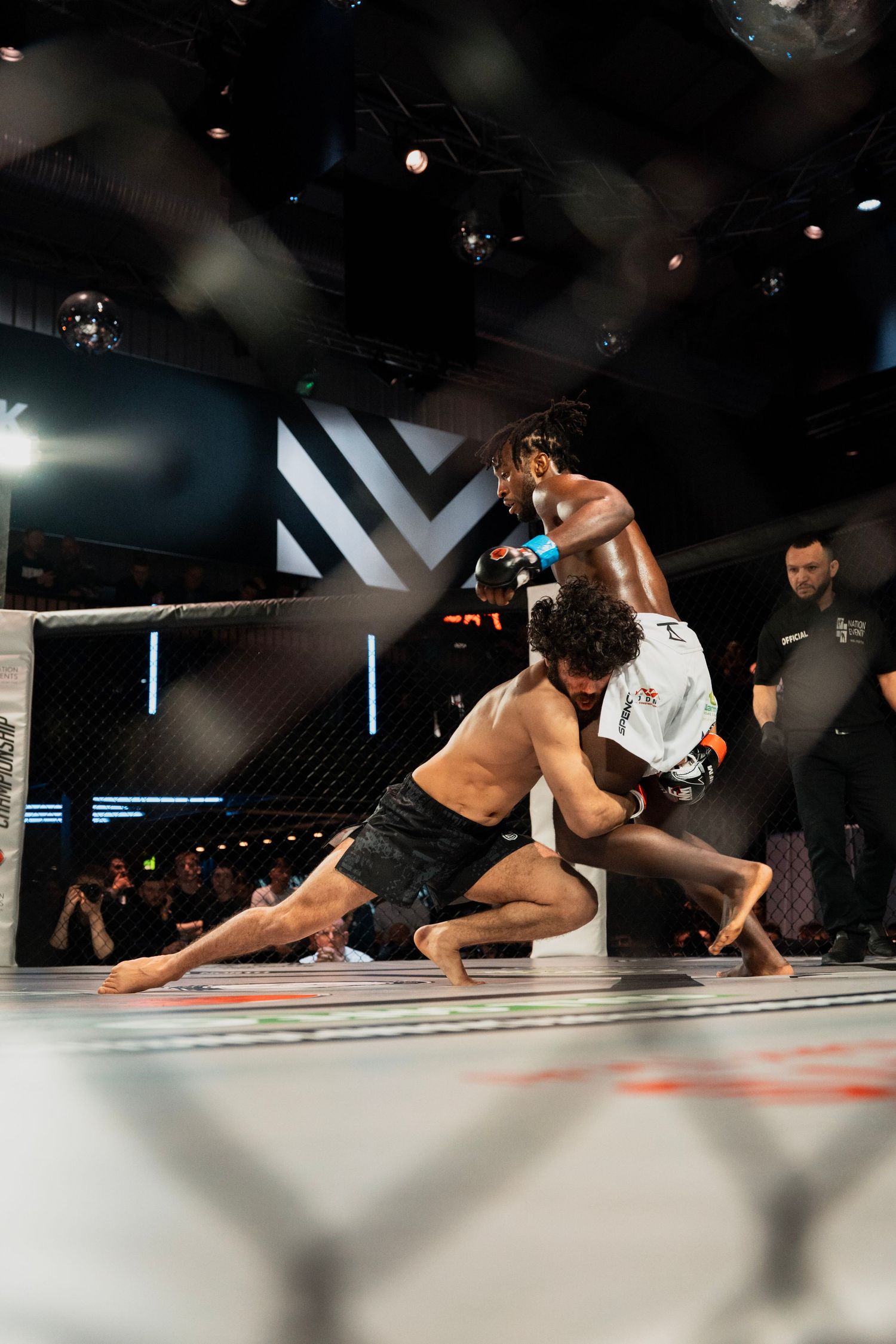 MMA-show-fight-night-action-shot-photography-birmingham