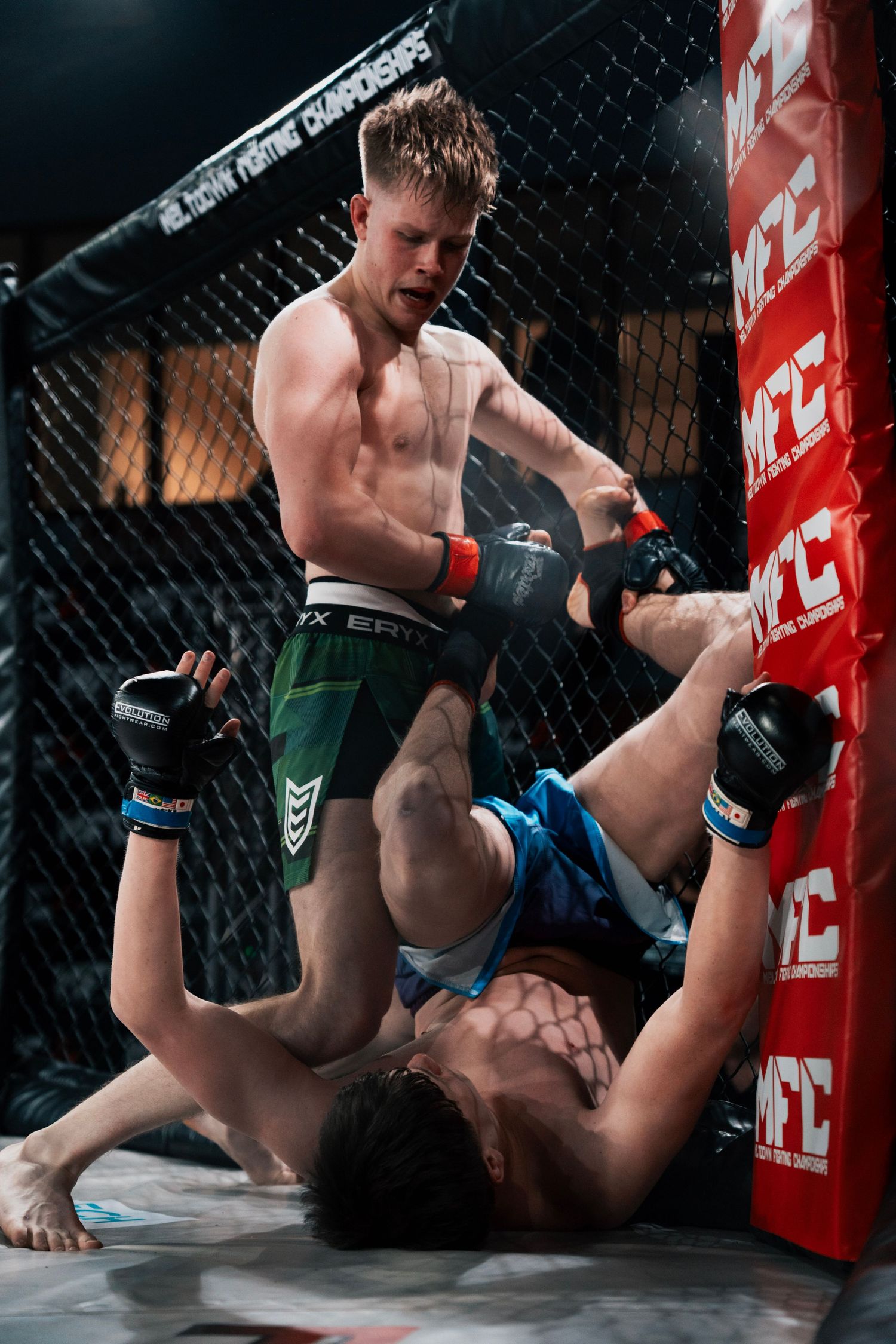 MMA-show-fight-night-action-shot-photography-birmingham