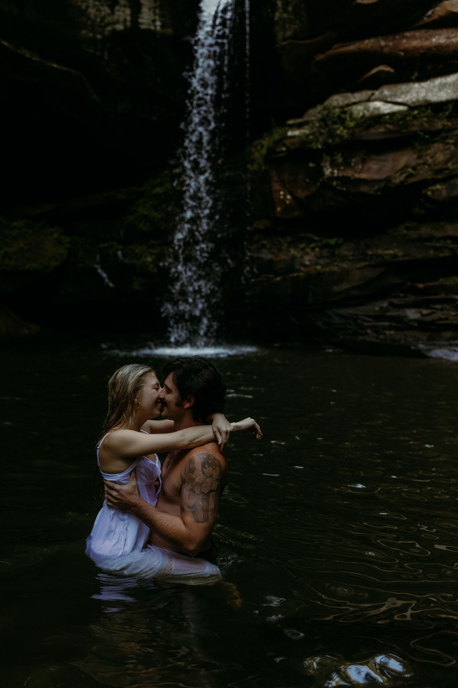 Couples session waterfall