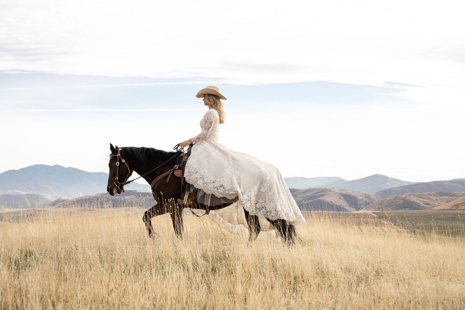 Utah outdoor wedding portraits with bride on horseback, natural light, true to color, western photography