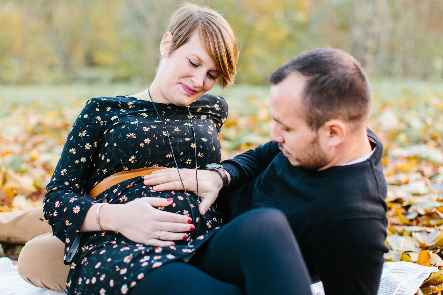 Séance photo grossesse et maternité en automne près d'Angers