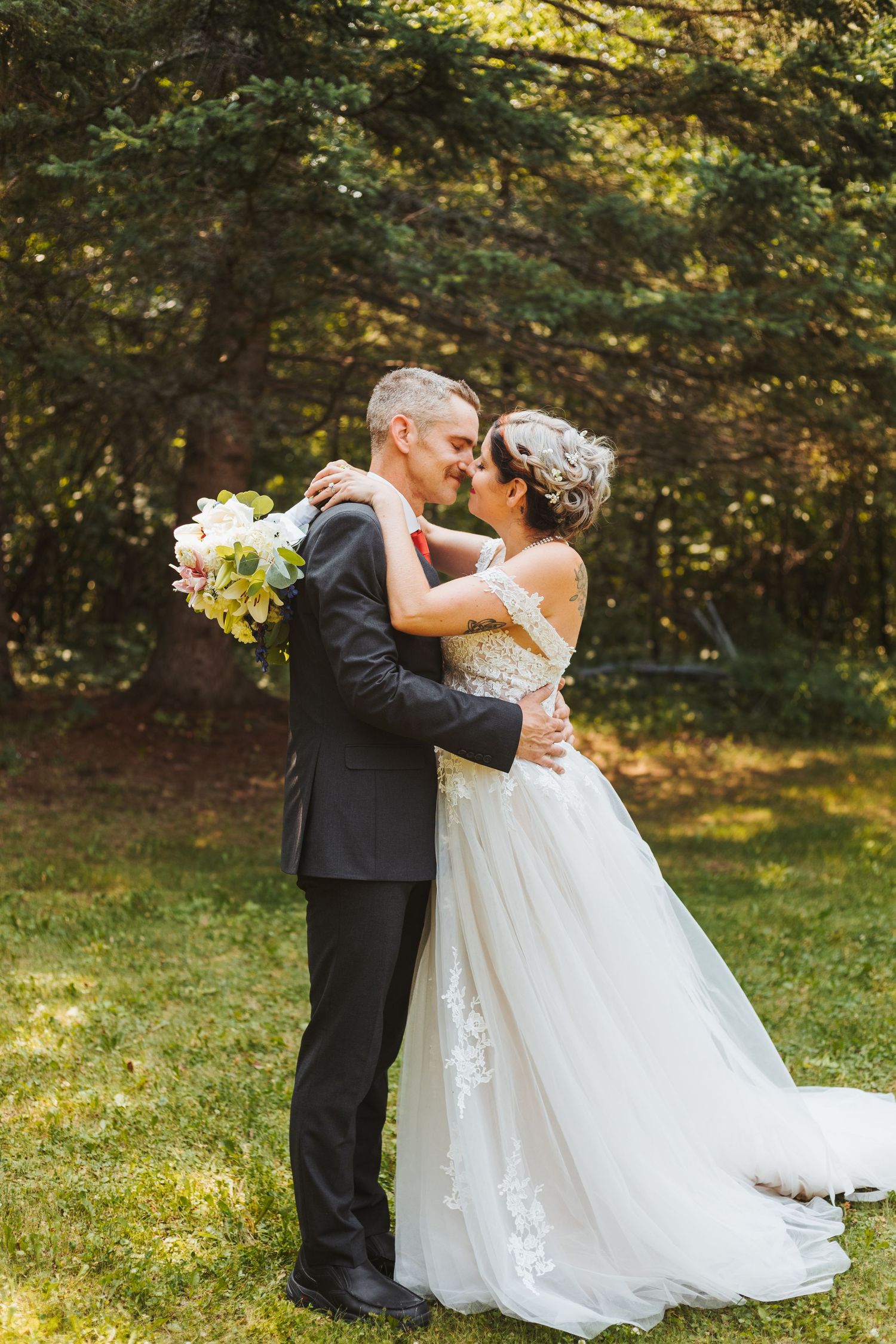 Wedding venues in Alberta. Calgary elopement photographer. Mexico destination wedding resorts. Athabasca photographer. Wedding flowers