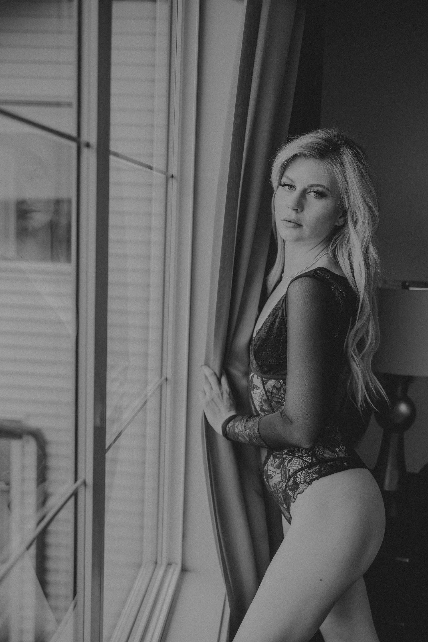 boudoir pictures. Edmonton boudoir photographer. Bridal boudoir. Womens boudoir photography. Valentines womens photoshoot