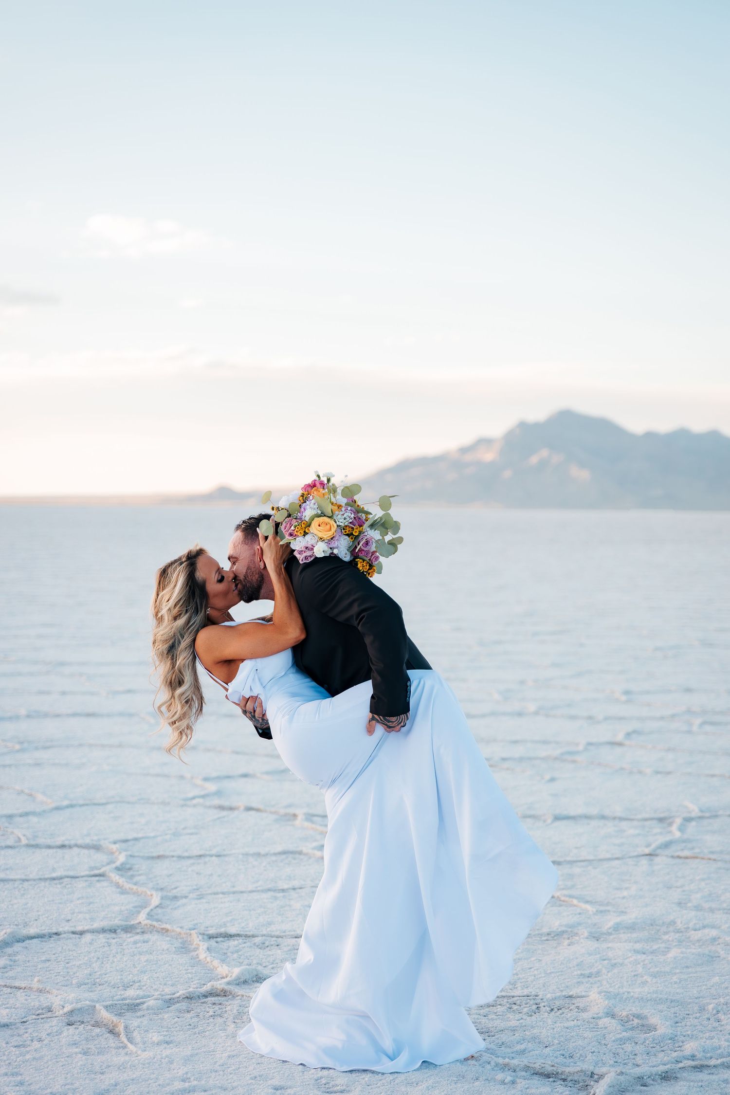 fraser valley wedding venues. the valley wendings edmonton. Morinville family and newborn photographer. bride flower boquet ideas.