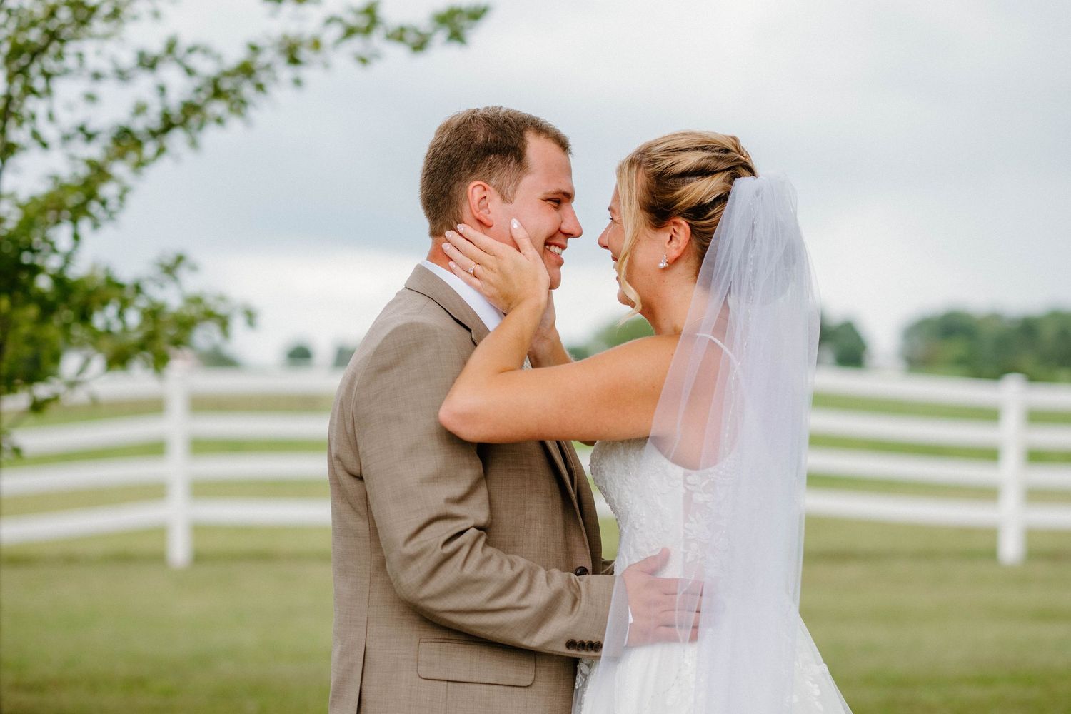 Columbus, Ohio Wedding Photographer, Columbus, Ohio Family Photographer, Central Ohio Engagement Photographer, Central Ohio Wedding Photos