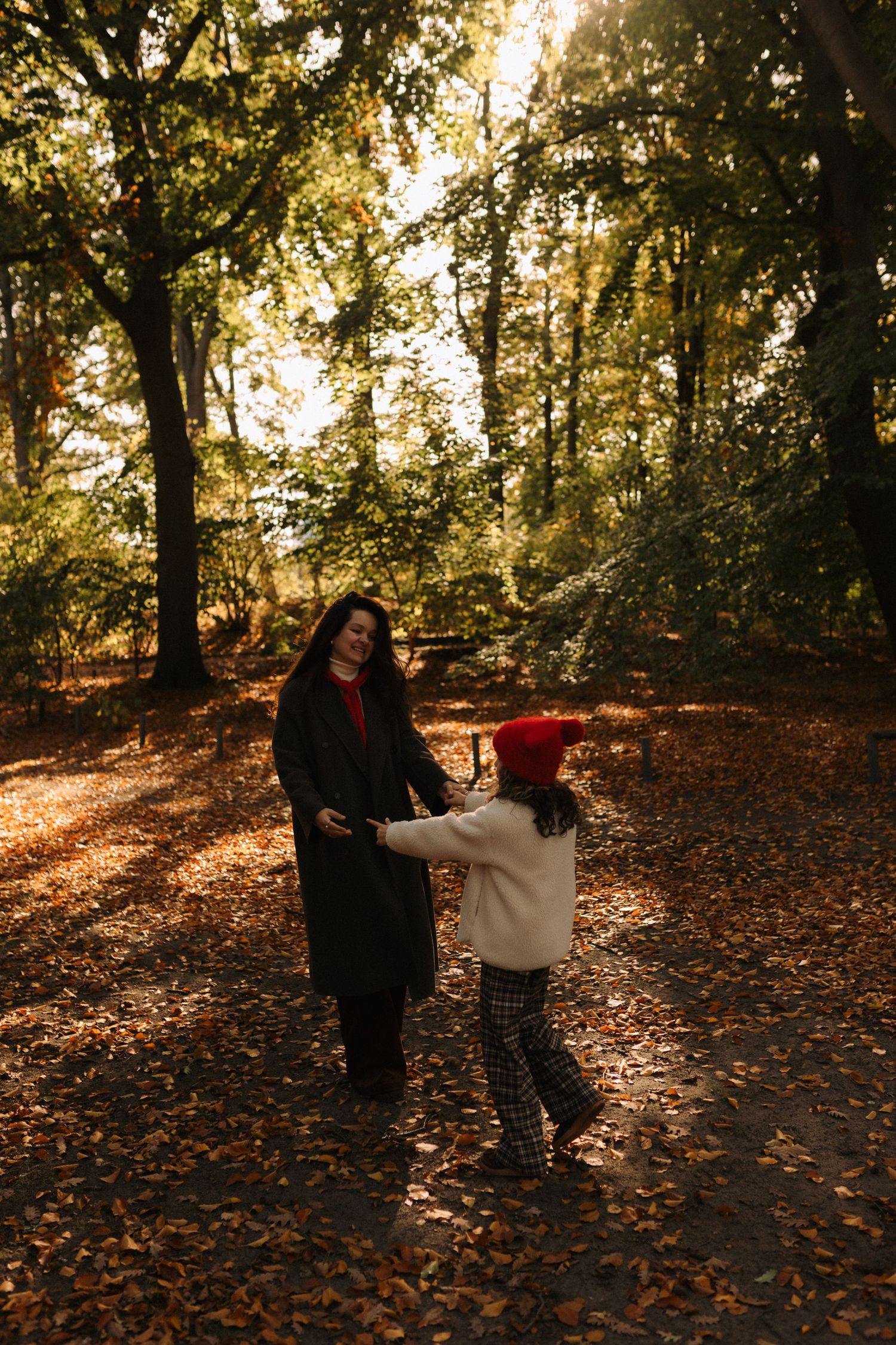 captured.by.aliia - Cinematic travel destination documentary photographer in Europe, Berlin. Wedding, Elopement, Couple, Love story, Family