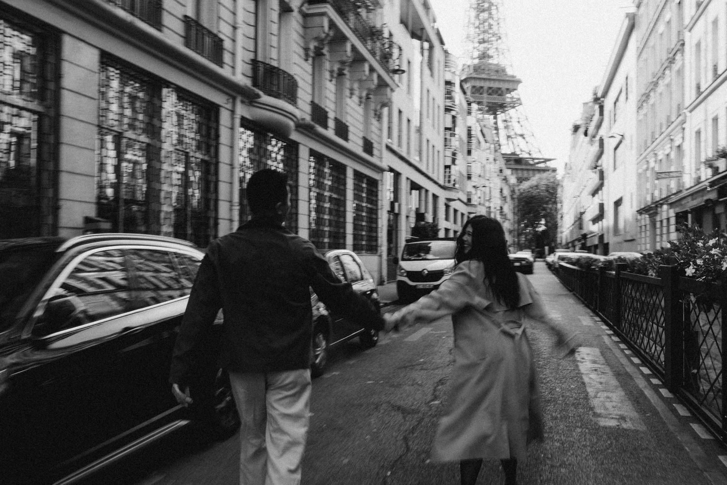 Cinematic travel photographer in Berlin. Elopement, wedding, couple stories. Paris, Amsterdam, Milan, Florence, Amalfi, Dolomites, Nice,...
