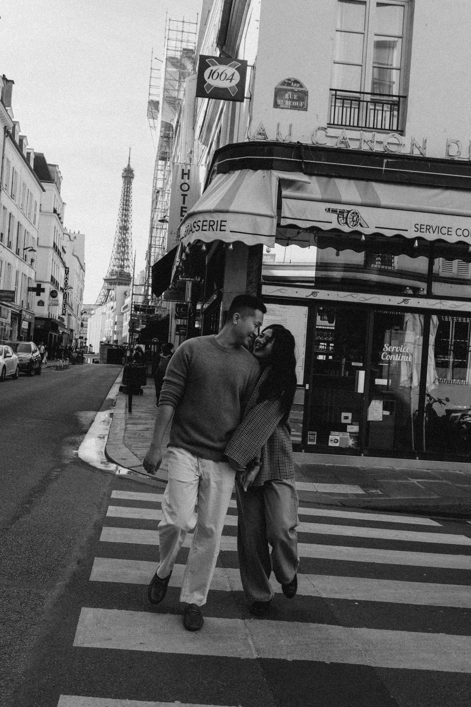 Cinematic travel photographer in Berlin. Elopement, wedding, couple stories. Paris, Amsterdam, Milan, Florence, Amalfi, Dolomites, Nice,...