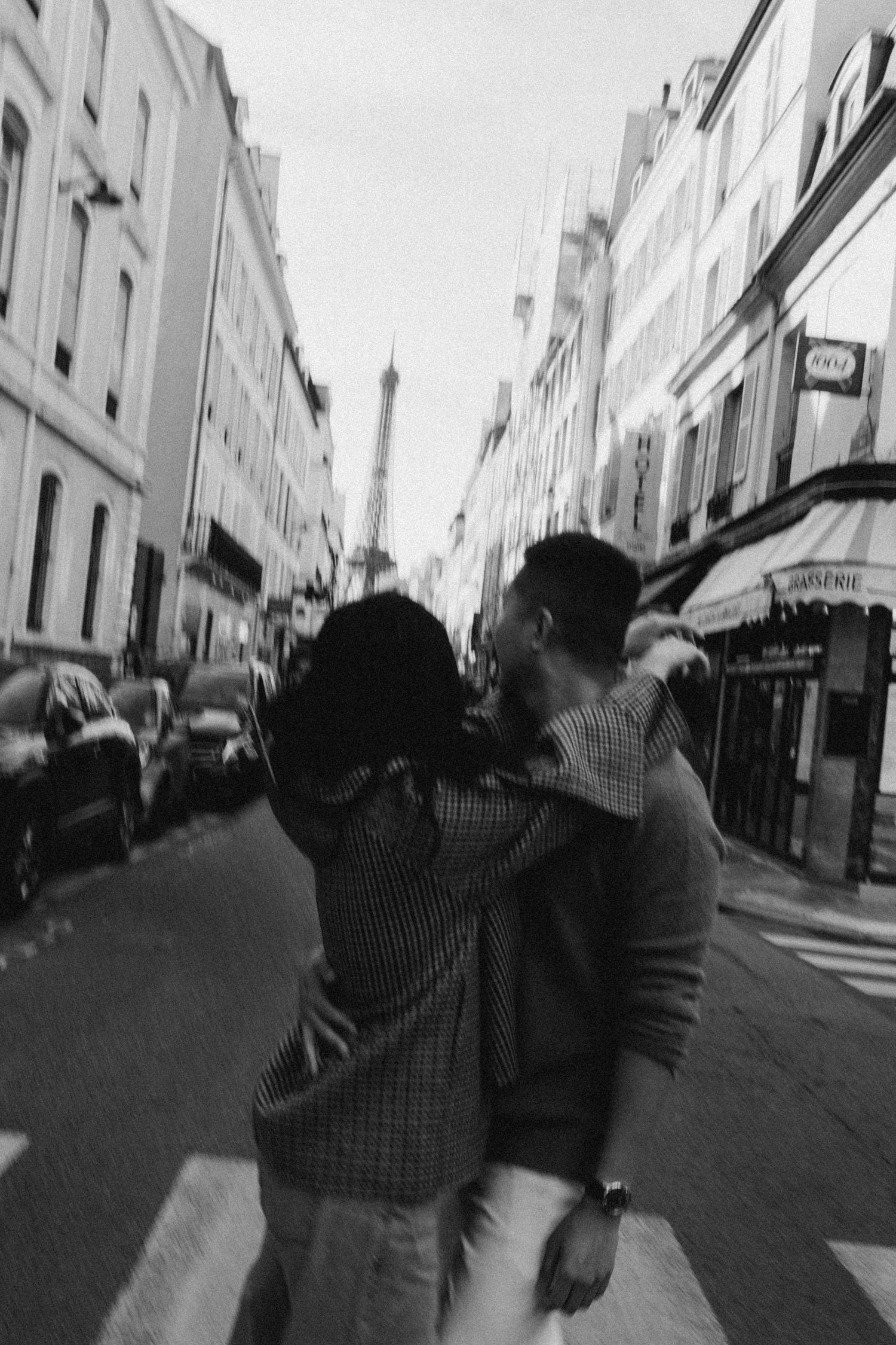 Cinematic travel photographer in Berlin. Elopement, wedding, couple stories. Paris, Amsterdam, Milan, Florence, Amalfi, Dolomites, Nice,...