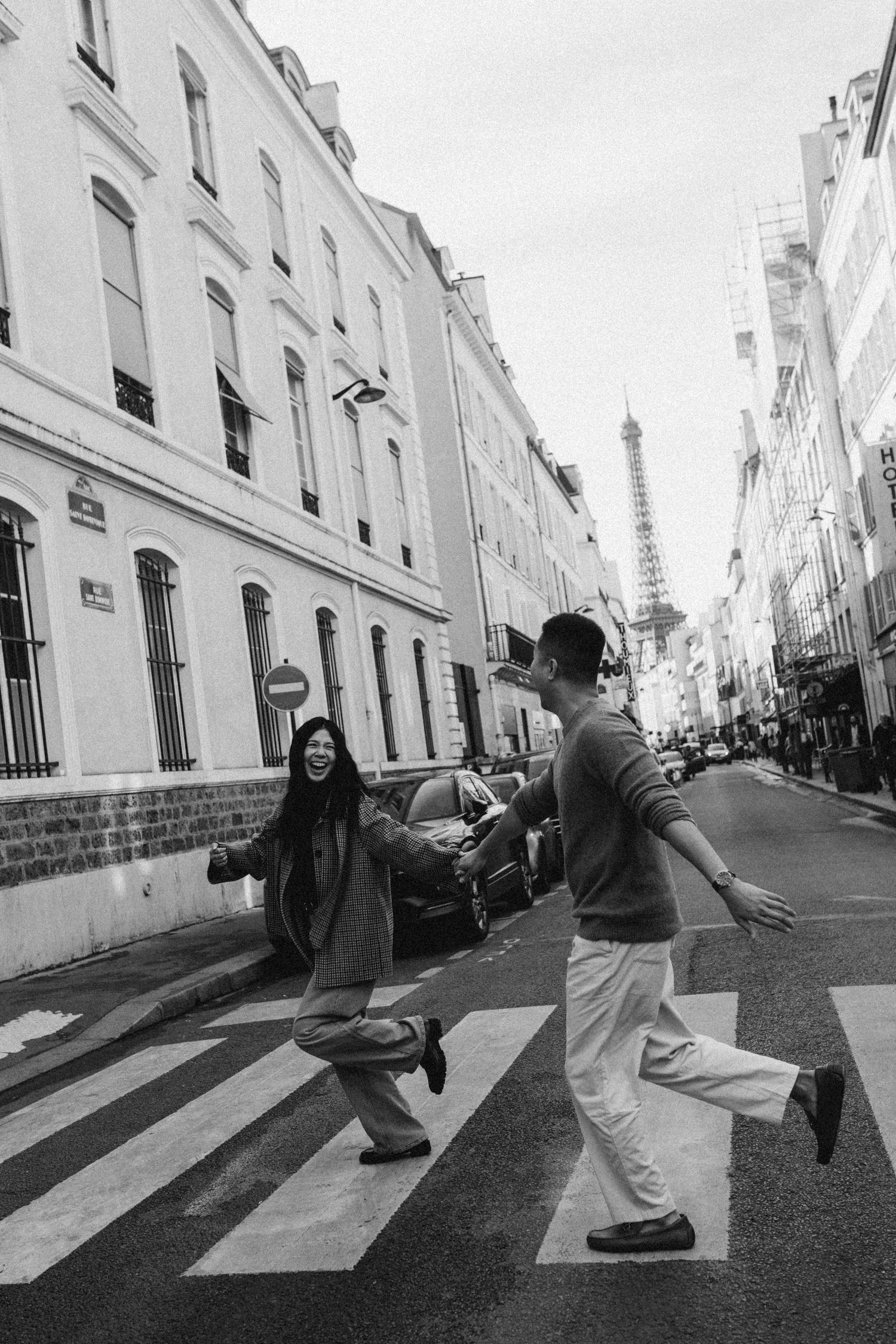 Cinematic travel photographer in Berlin. Elopement, wedding, couple stories. Paris, Amsterdam, Milan, Florence, Amalfi, Dolomites, Nice,...