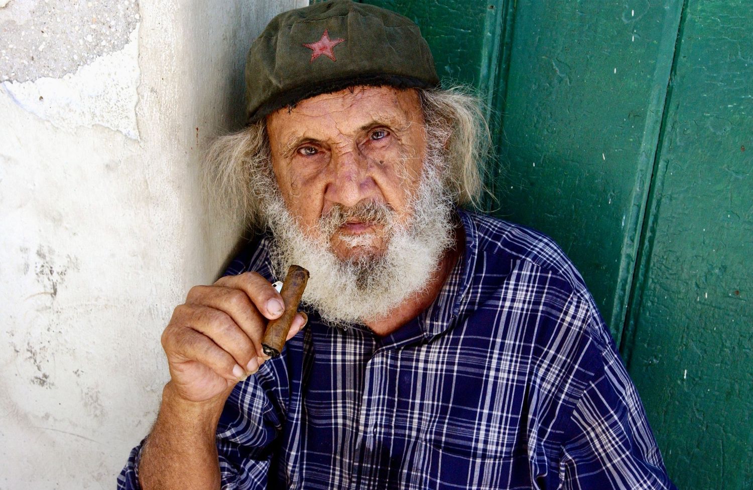 Cubano Fumando Puro - Photograph by Richard D. Schoenberg