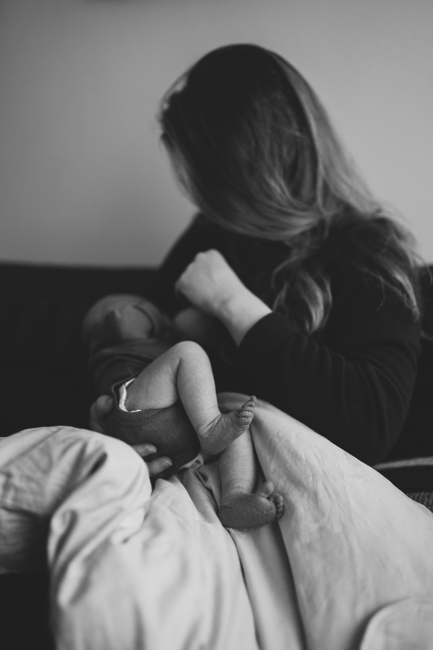 Nyfødtfotografering Vejle, hjemme – babydetaljer i naturligt lys i hjemmet