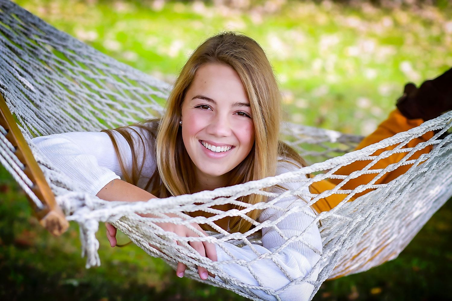 senior session - relaxing in a hammock
