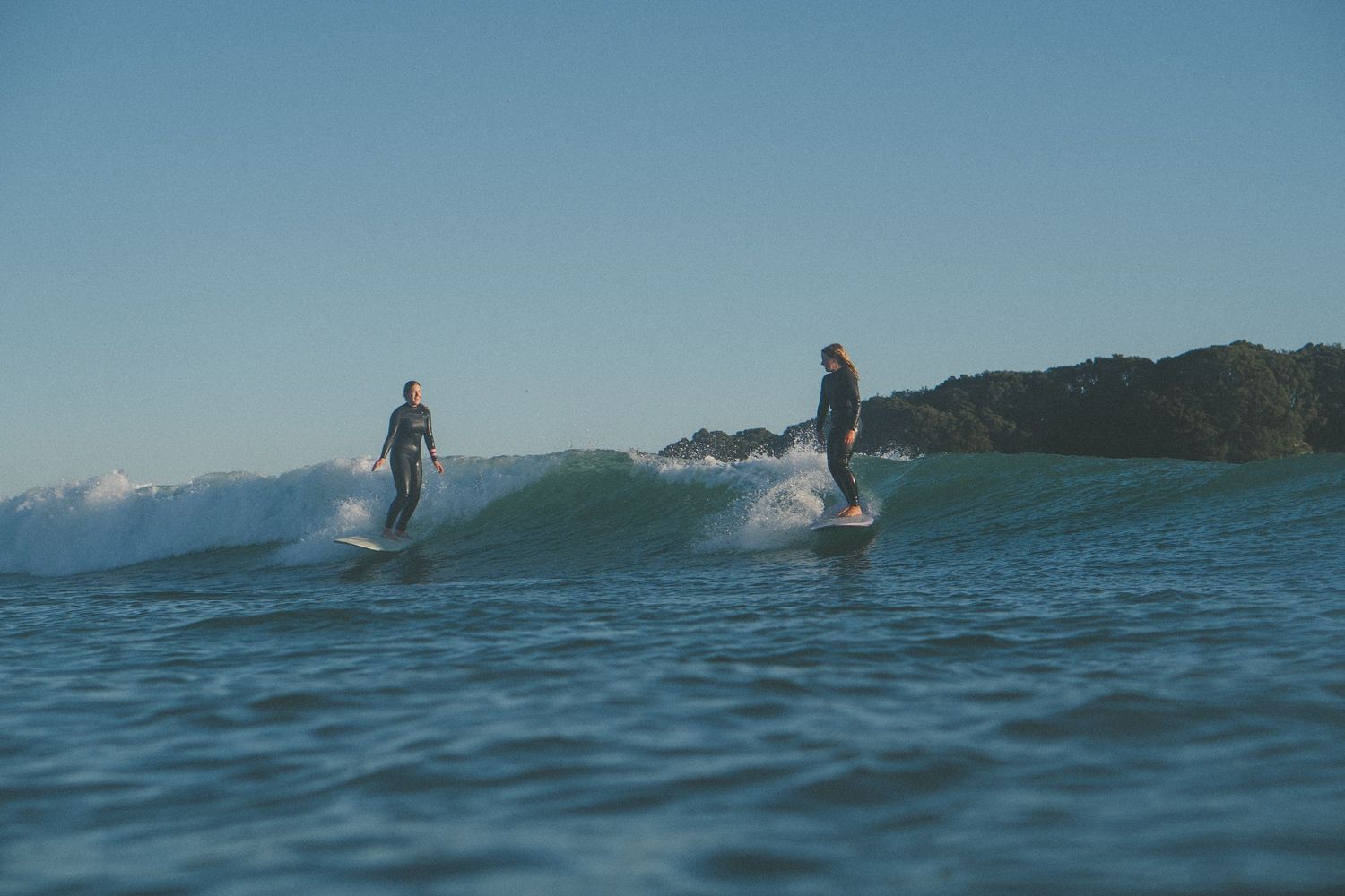 Dawnie Club Longboarding Surf Club