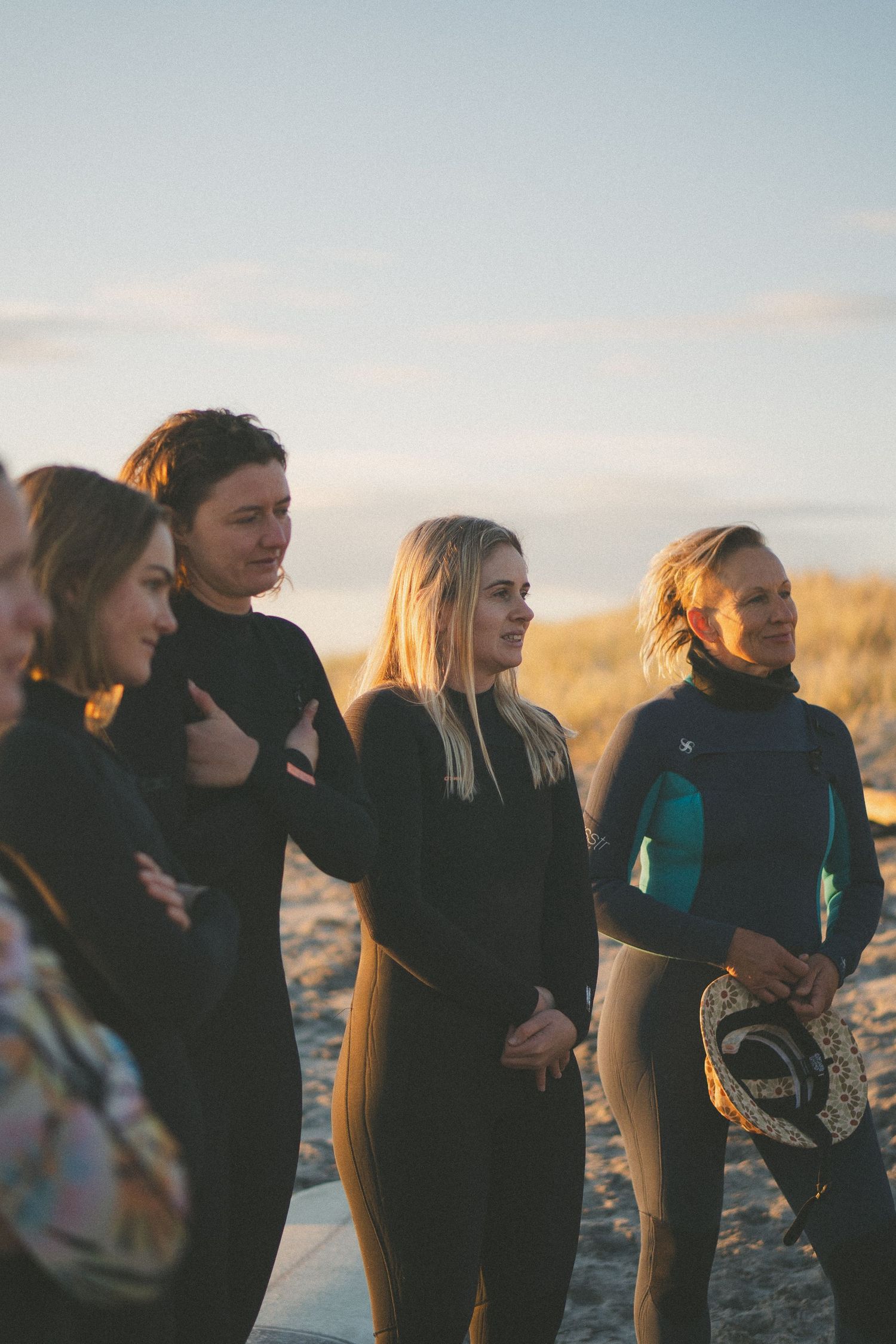 Dawnie Club Longboarding Surf Club