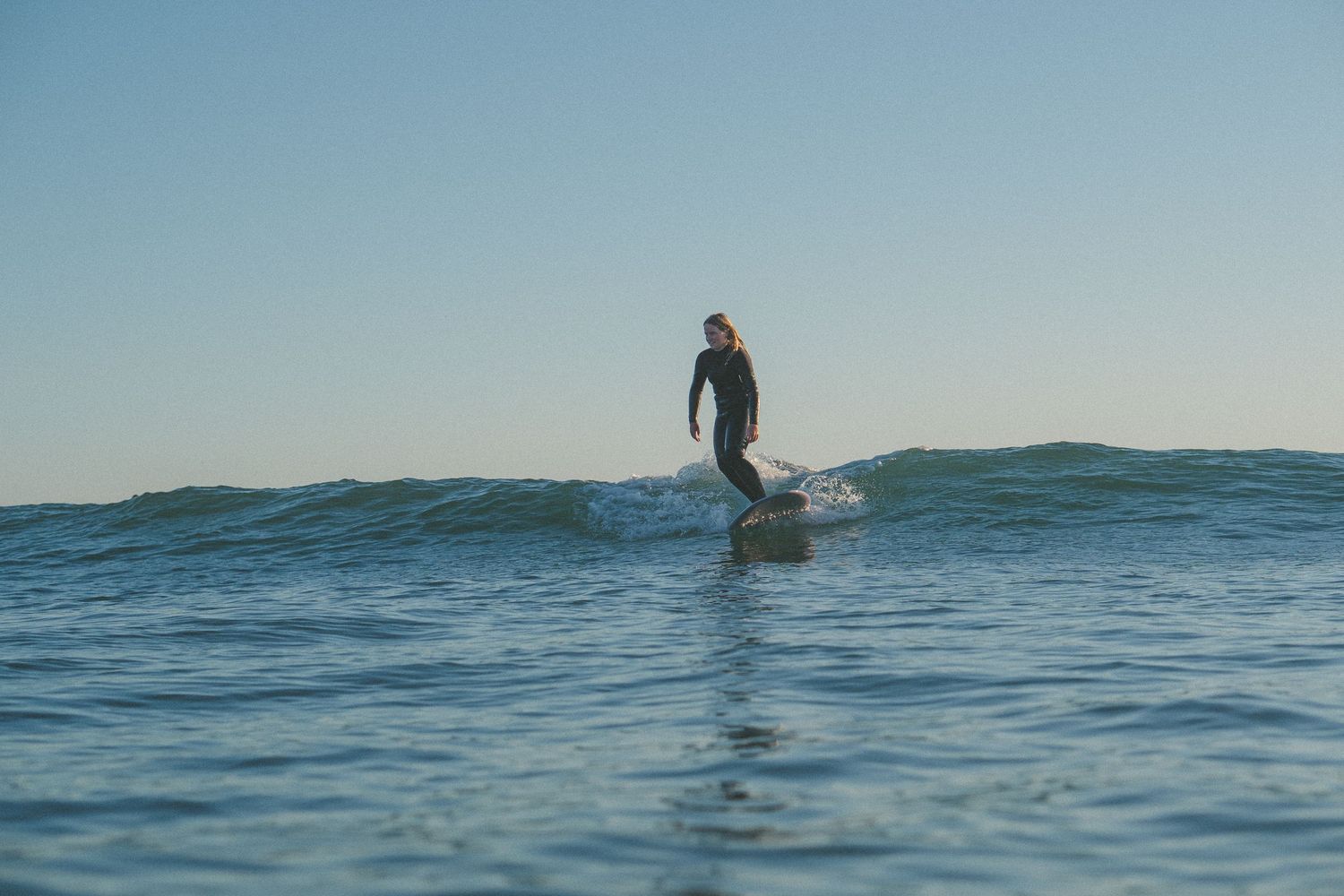 Dawnie Club Longboarding Surf Club