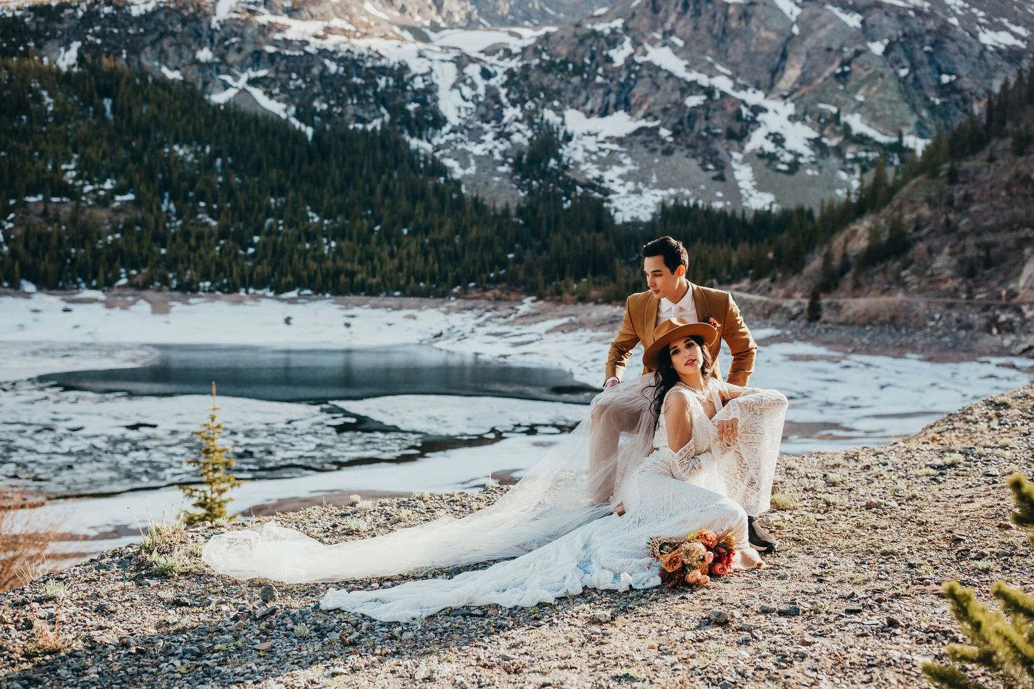 Photo of a rainy day elopement in the Colorado mountains
