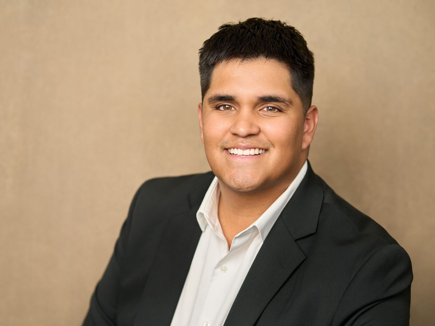 Professional Headshot for Edgar. Real Estate Agent. Westminster Colorado