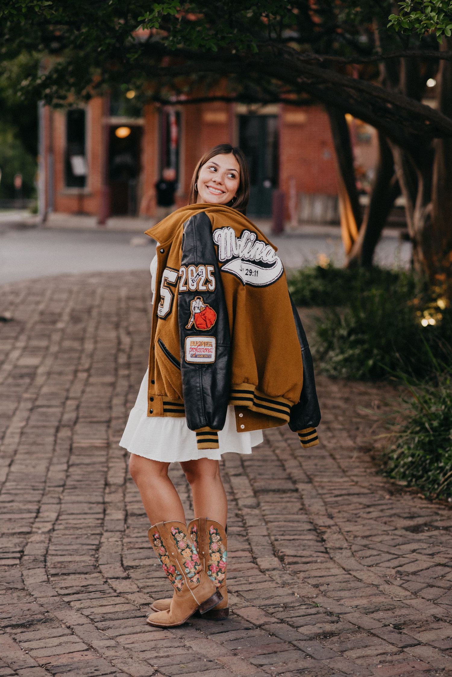 Senior girl photo in Gruene, TX