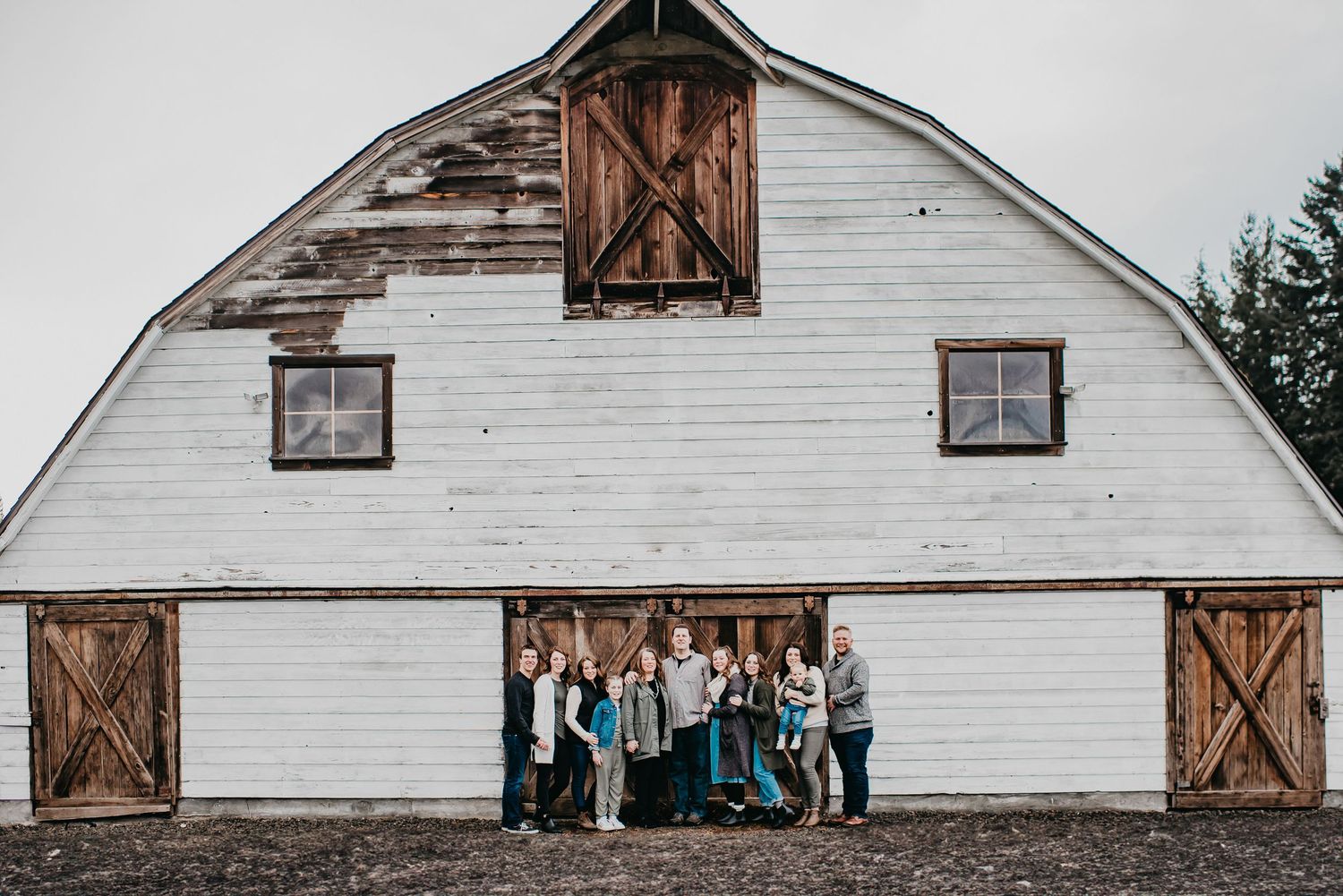 Family photos with barn