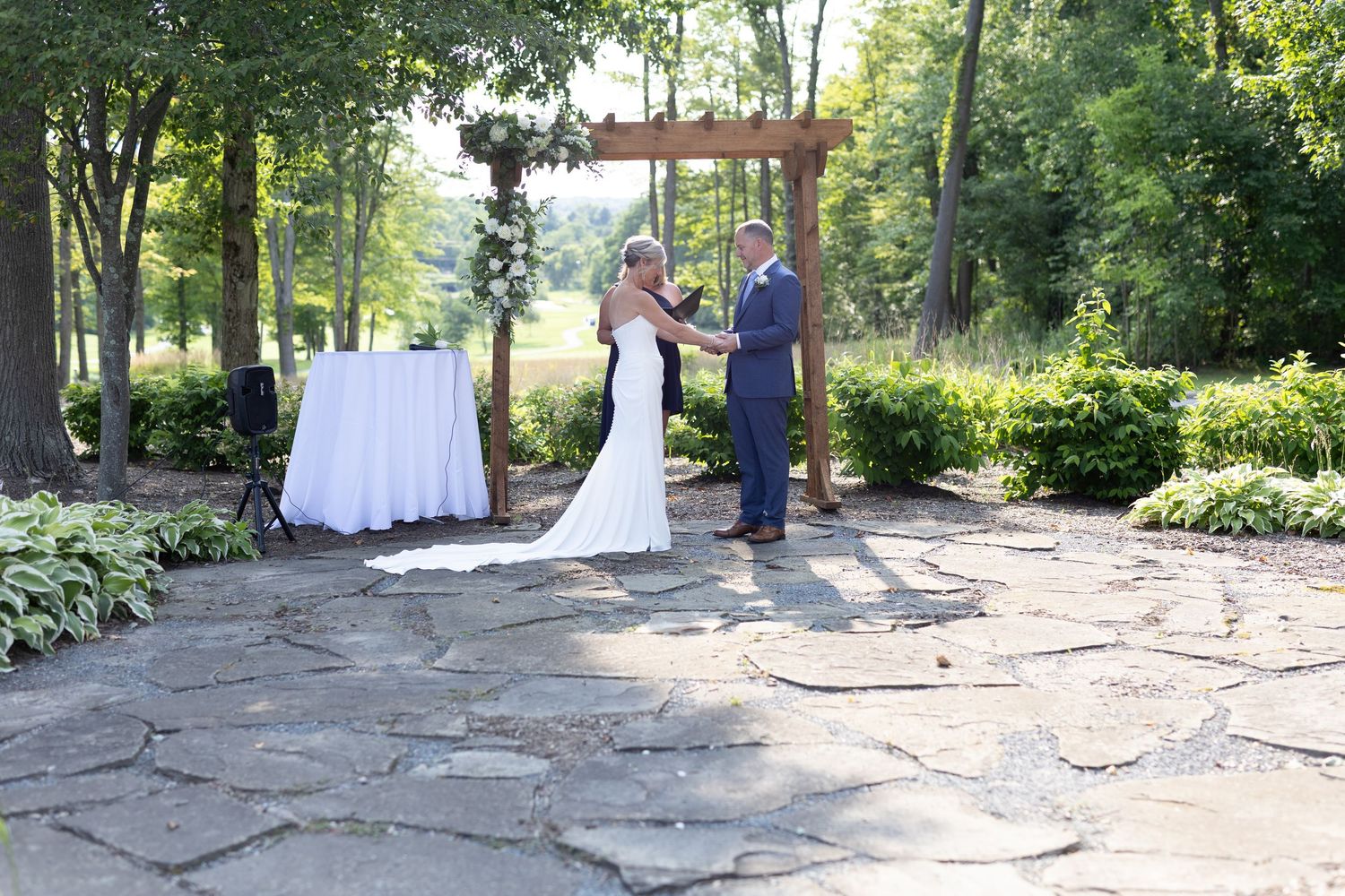 Outdoor Wedding photography at a summer wedding at the Tanglewood Club in Chagrin Falls, Ohio by Sarah Marie Studio.
