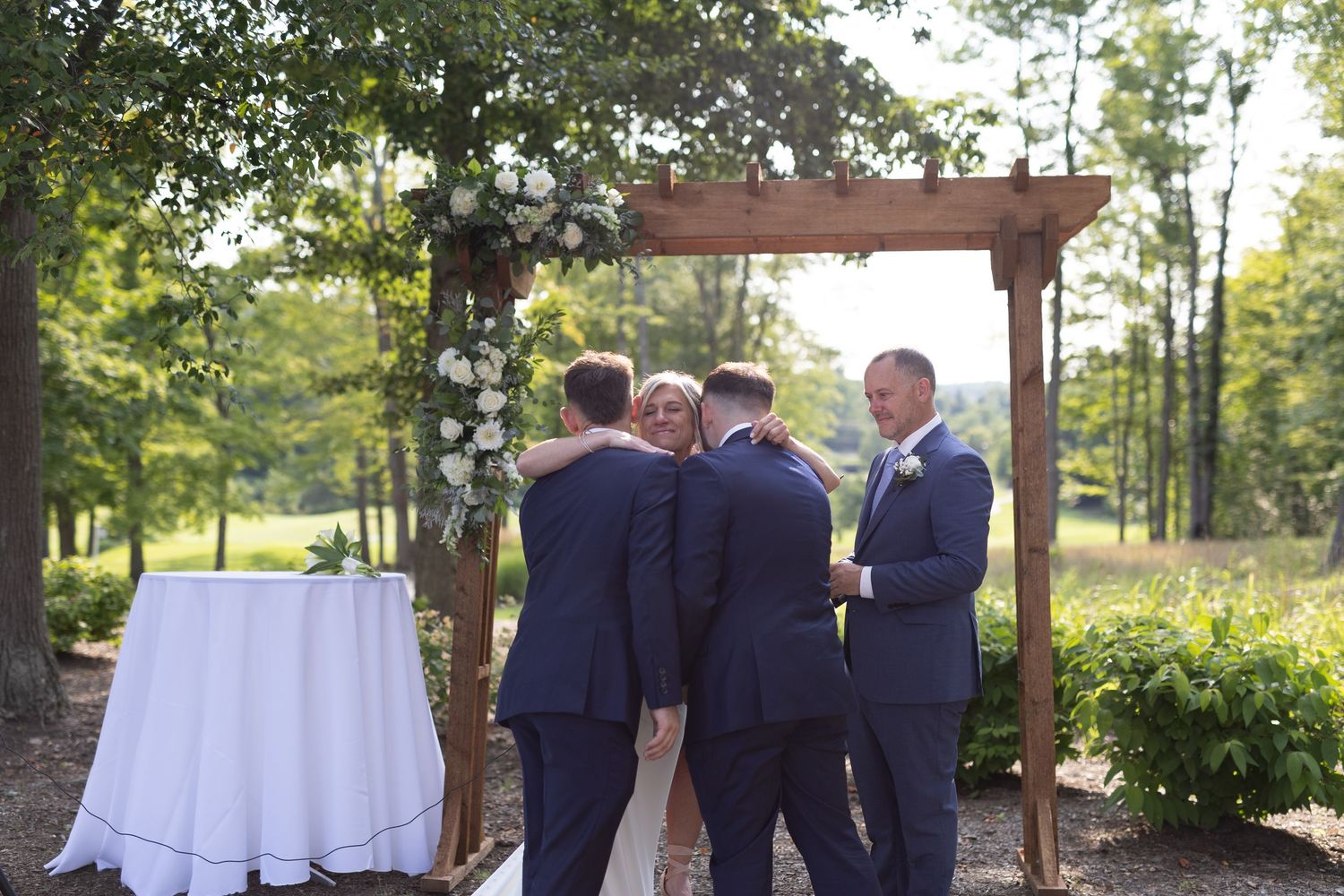 Outdoor Wedding photography at a summer wedding at the Tanglewood Club in Chagrin Falls, Ohio by Sarah Marie Studio.
