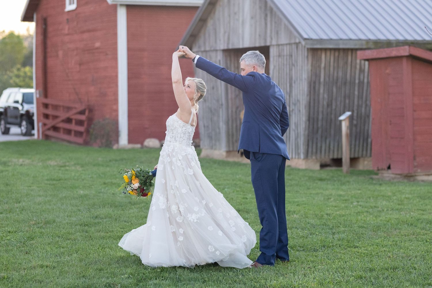 wedding-photography-at-Barlow-Farm-Park-Hudson-Ohio