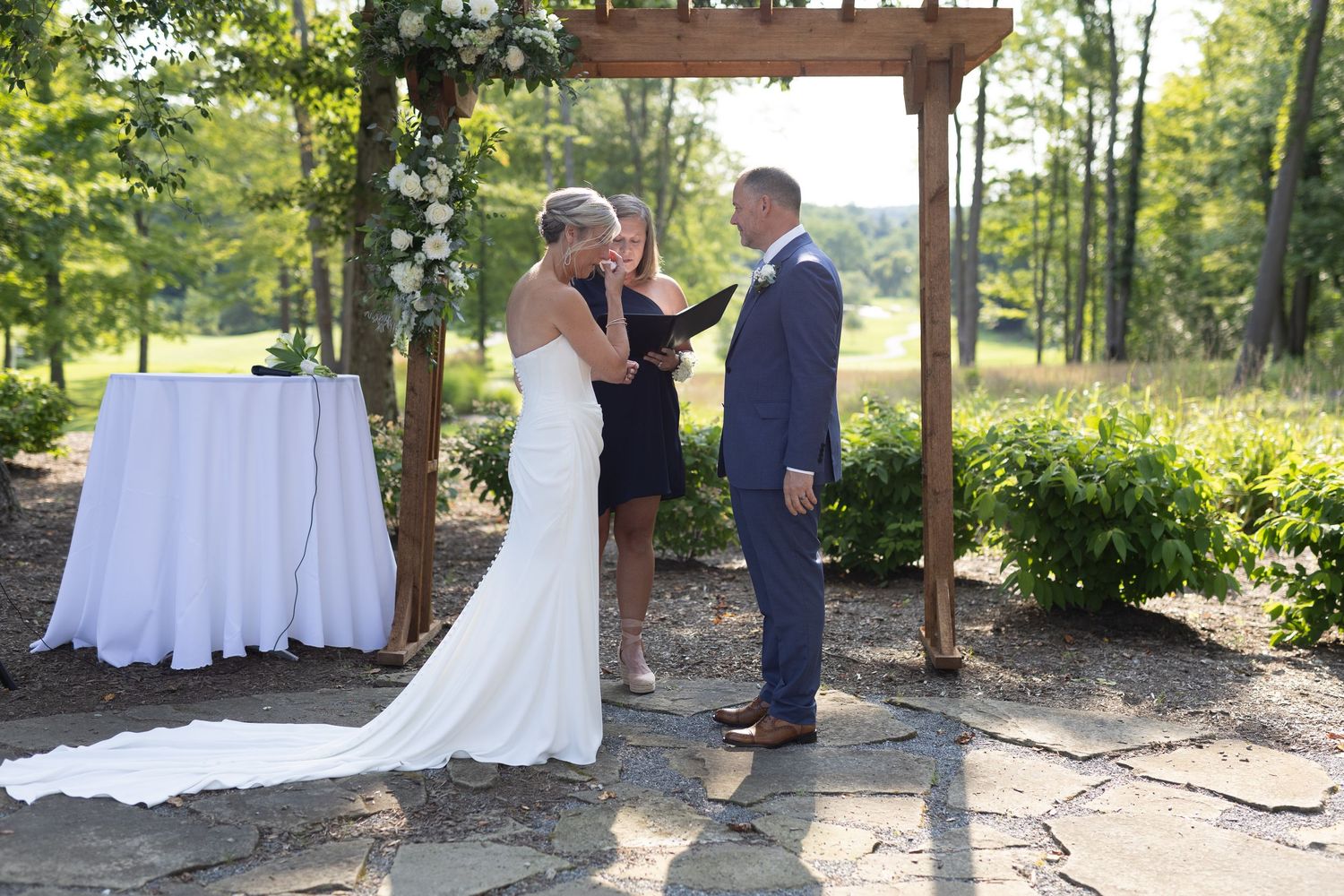 Outdoor Wedding photography at a summer wedding at the Tanglewood Club in Chagrin Falls, Ohio by Sarah Marie Studio.