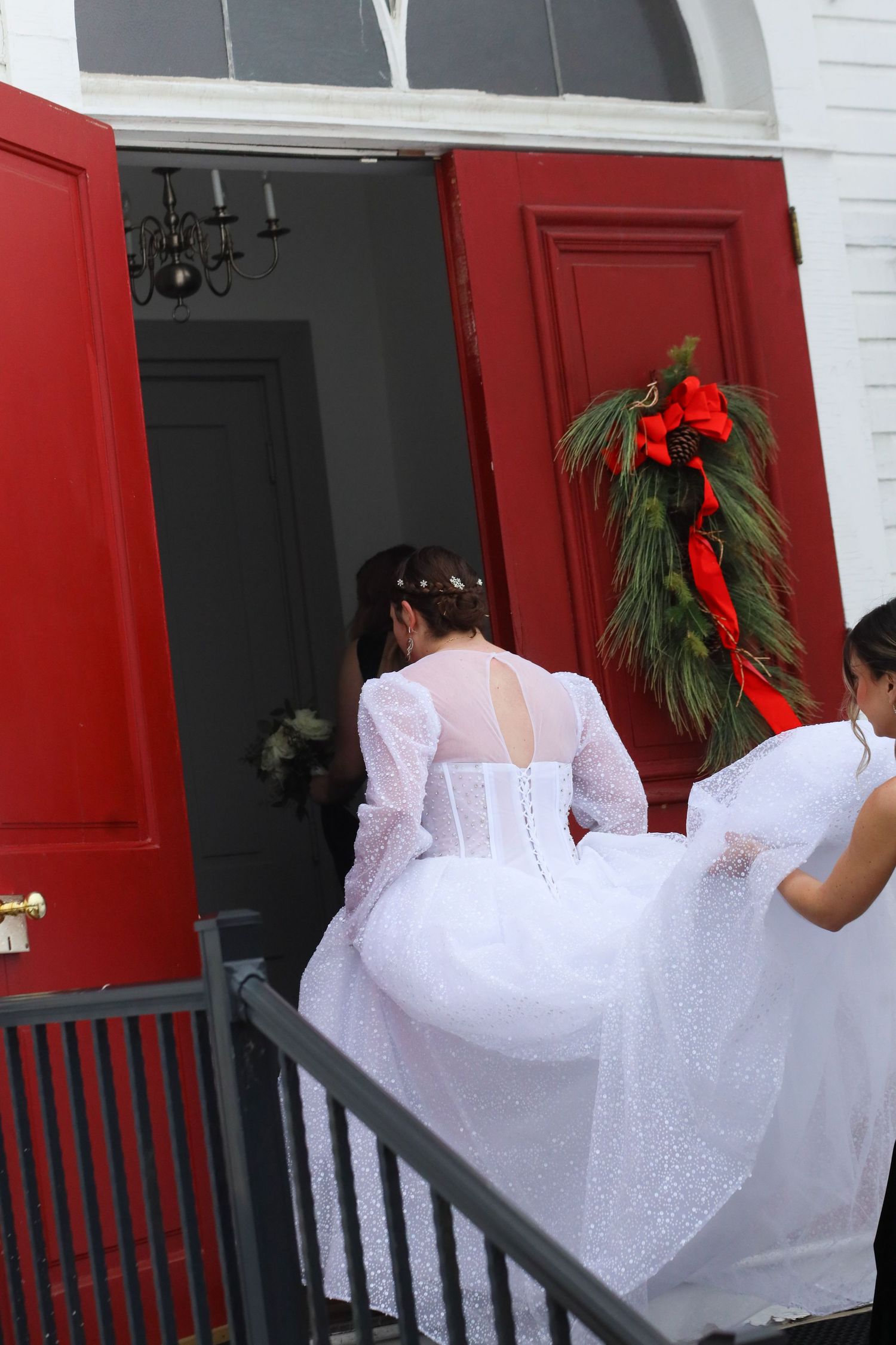 Indoor wedding ceremony at St. James Meeting House in Boardman, Ohio captured by Sarah Marie Studio