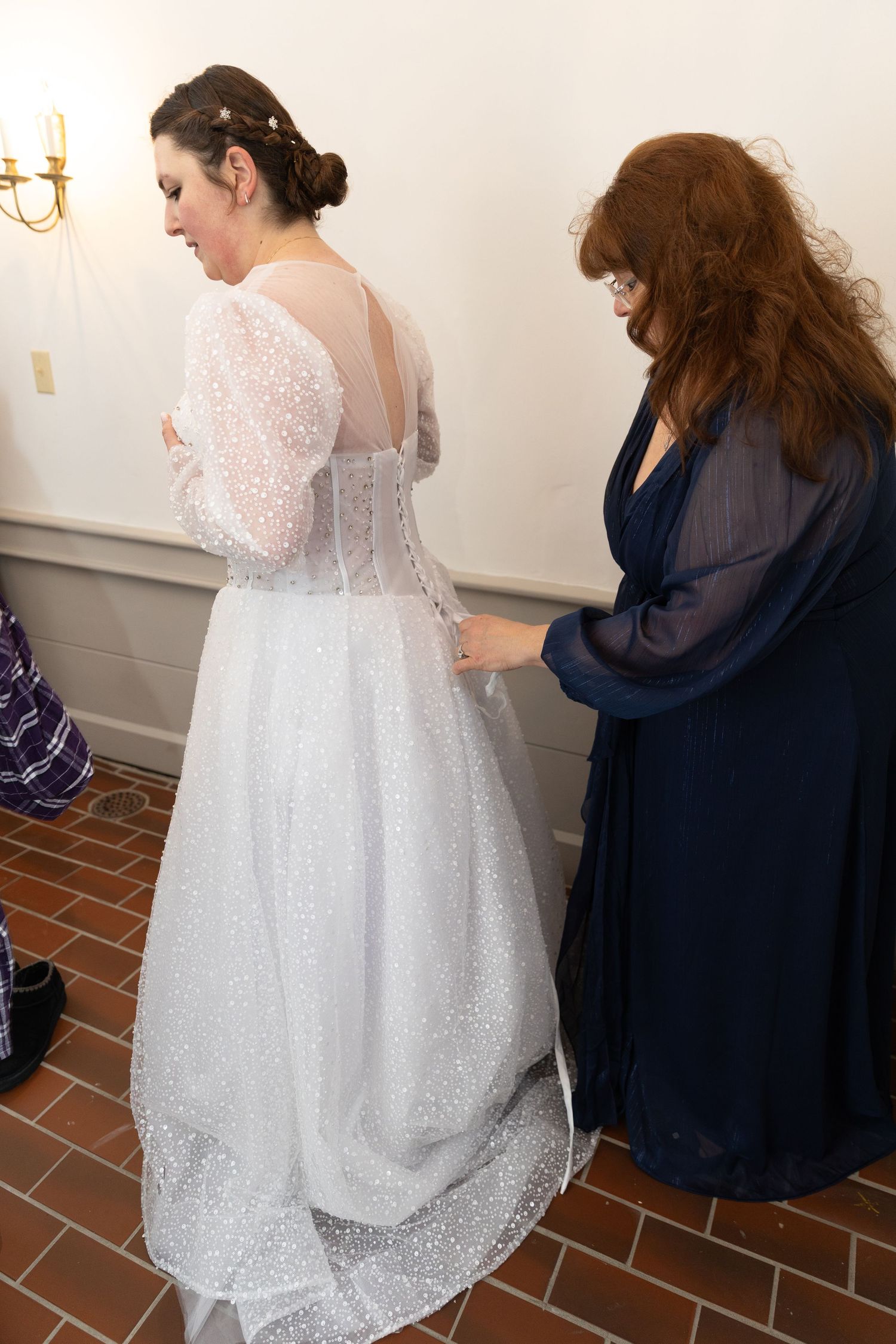 Indoor wedding ceremony at St. James Meeting House in Boardman, Ohio captured by Sarah Marie Studio