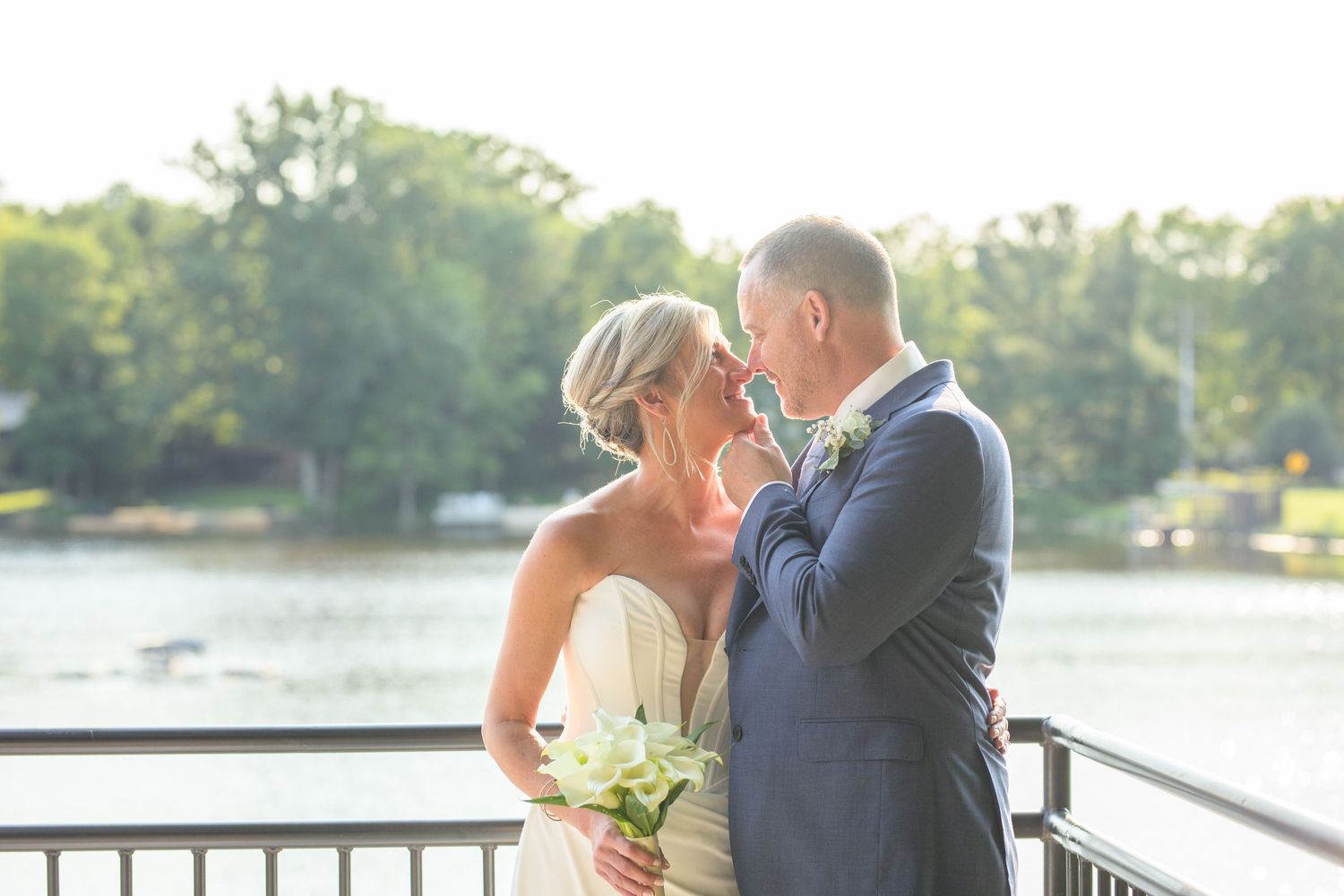 Outdoor Wedding photography at a summer wedding at the Tanglewood Club in Chagrin Falls, Ohio by Sarah Marie Studio.