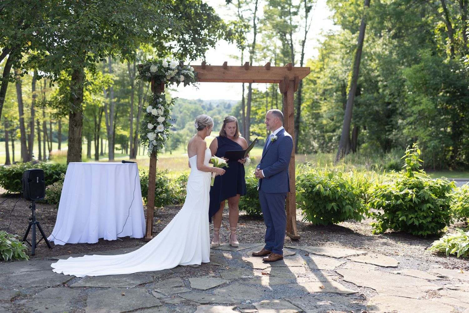 Outdoor Wedding photography at a summer wedding at the Tanglewood Club in Chagrin Falls, Ohio by Sarah Marie Studio.