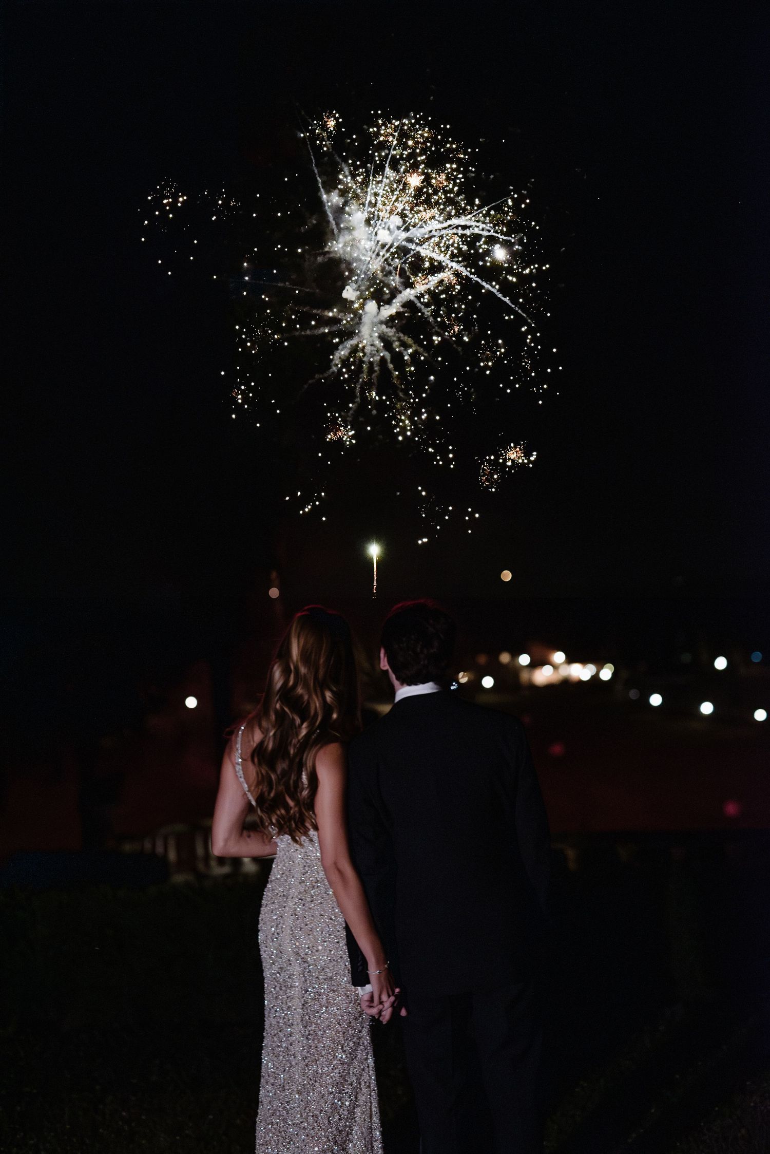 Fireworks at Villa Corsini a Mezzomonte. Exclusive cake cutting moment by Gradisca Portento.