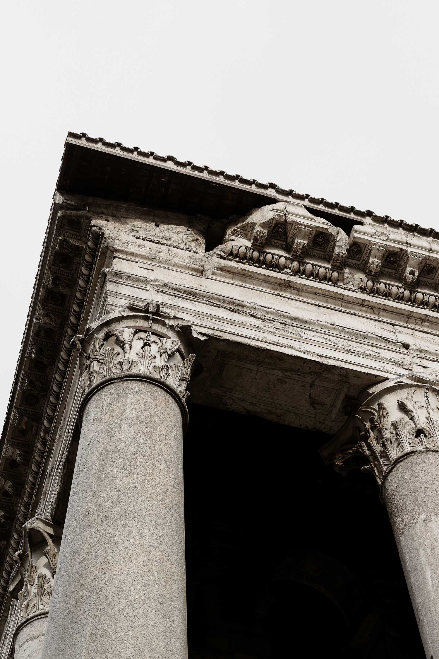 Pantheon architectural detail in Rome. A romantic walk through the Eternal City with Gradisca Portento.