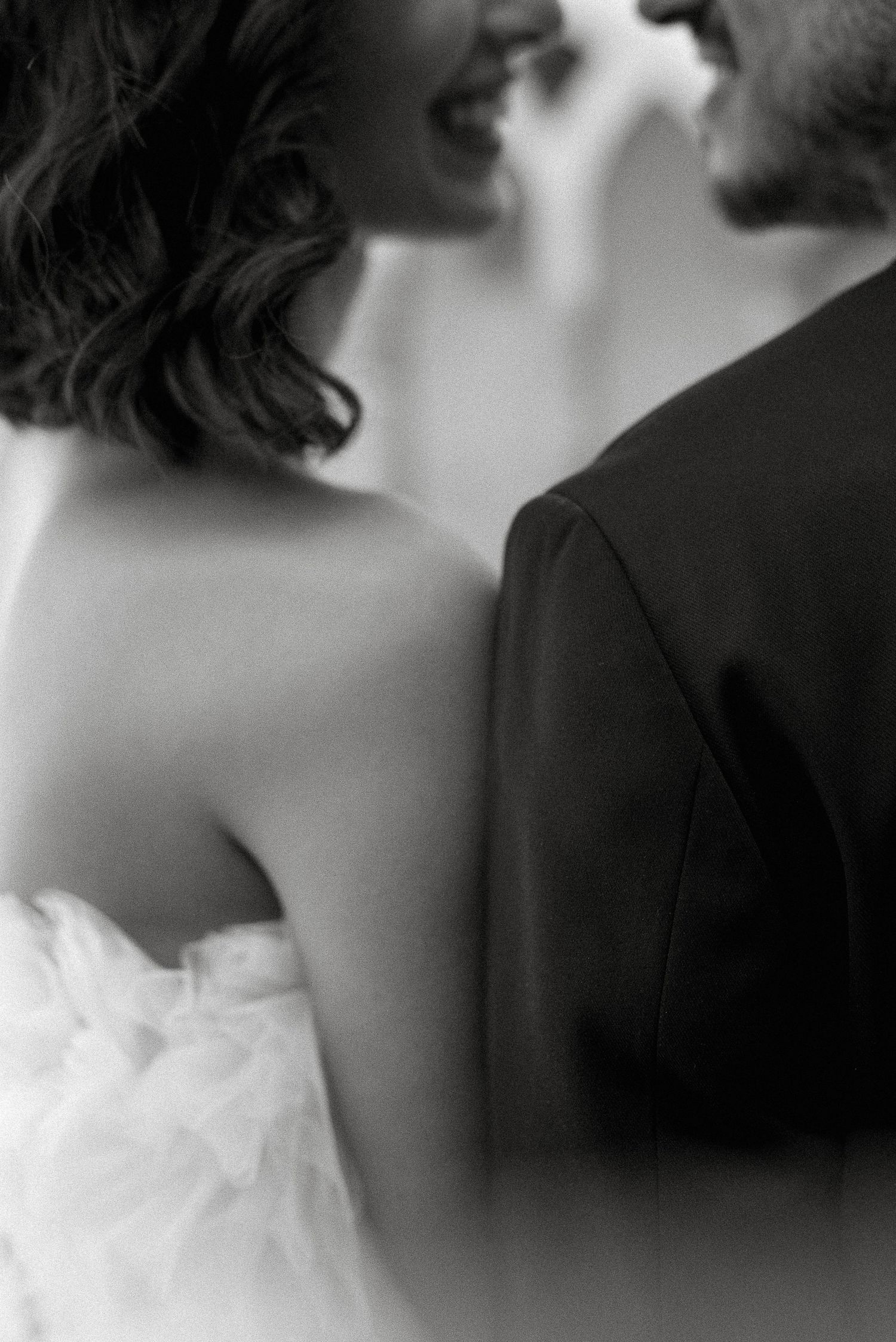 Artistic B&W couple detail at Villa Cimbrone. Elegant wedding photography on the Amalfi Coast.