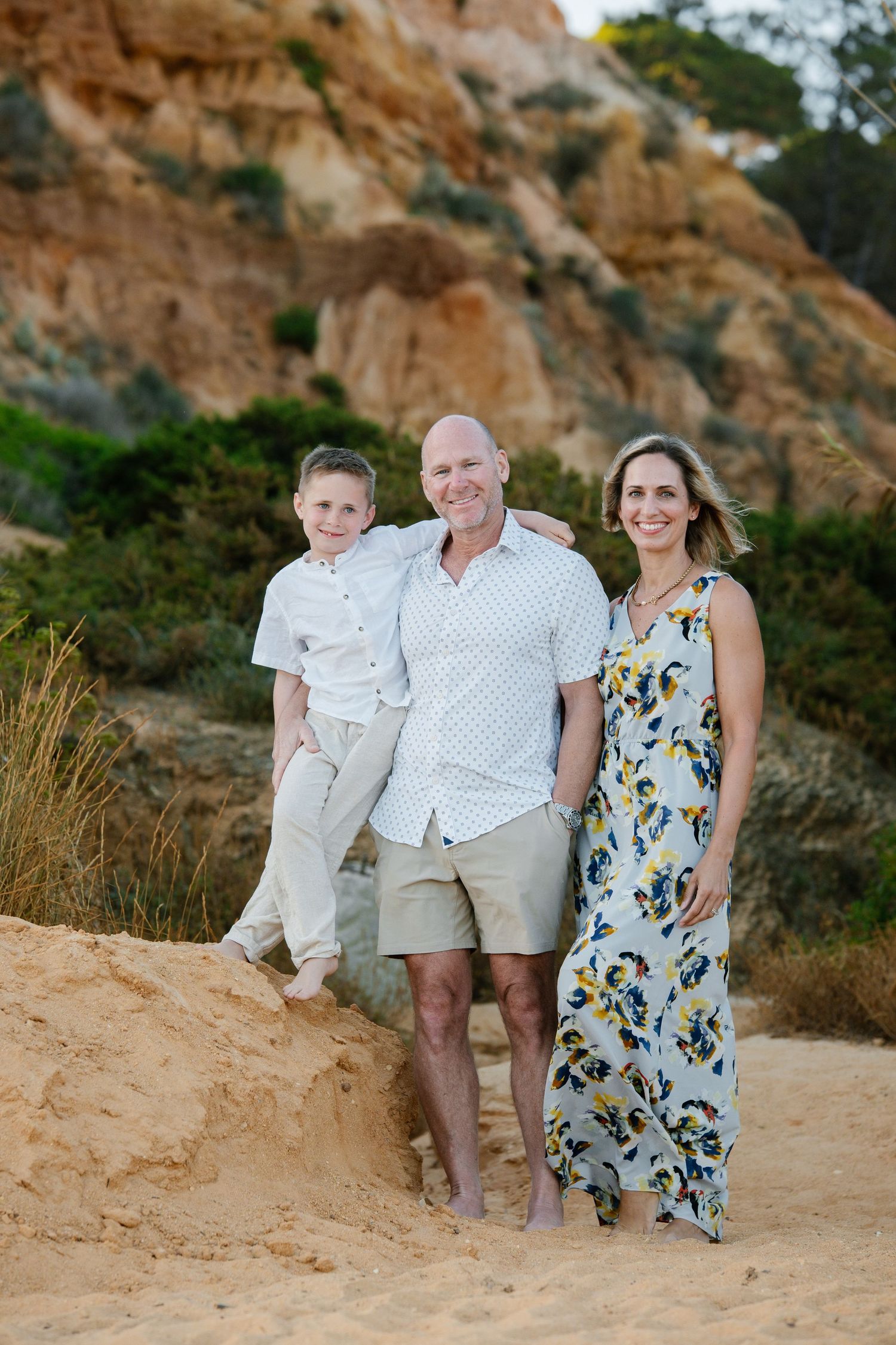 family watching to the ocean