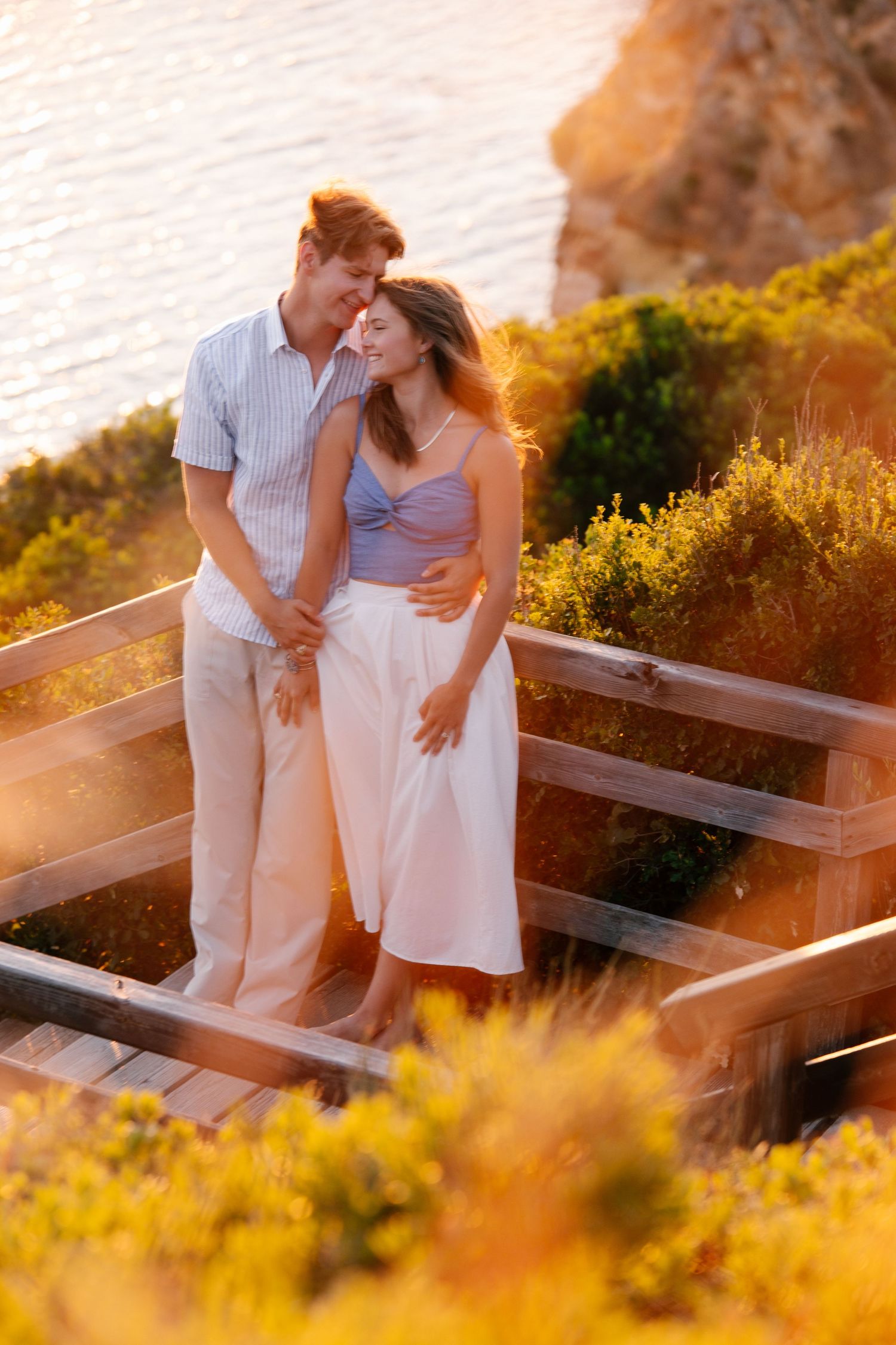 couple photoshoot at praia do camilo