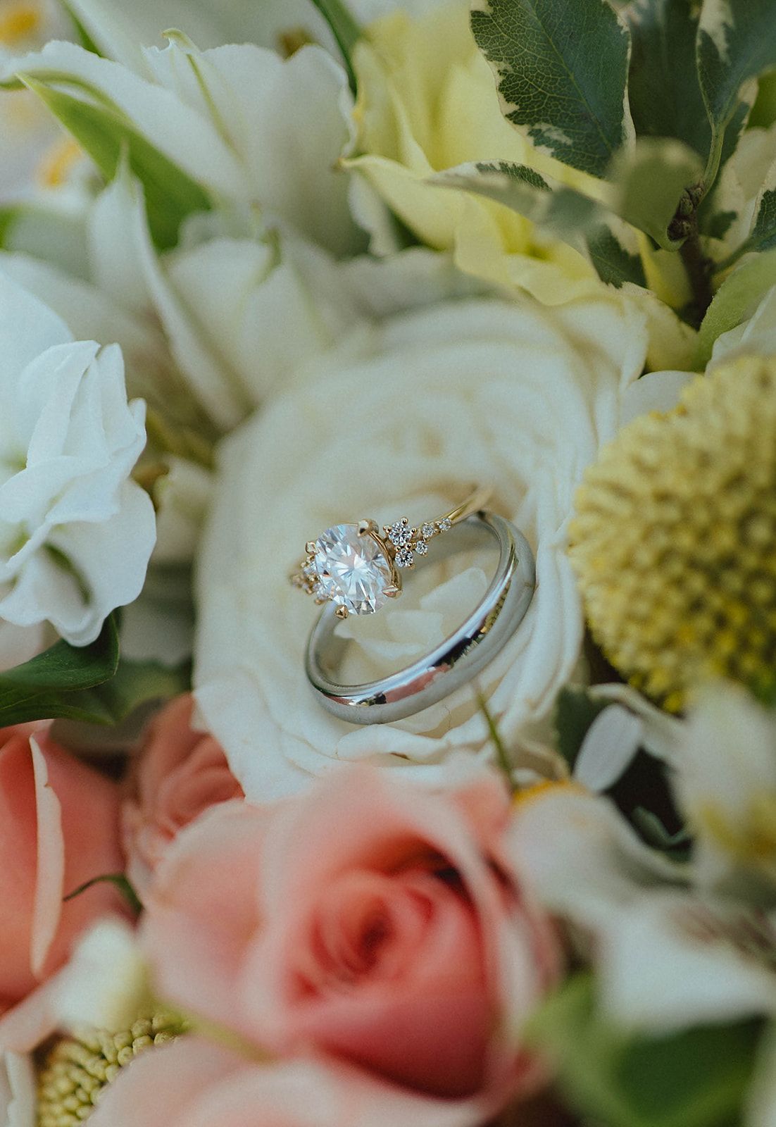 wedding rings on brides bouquet in Sanger california