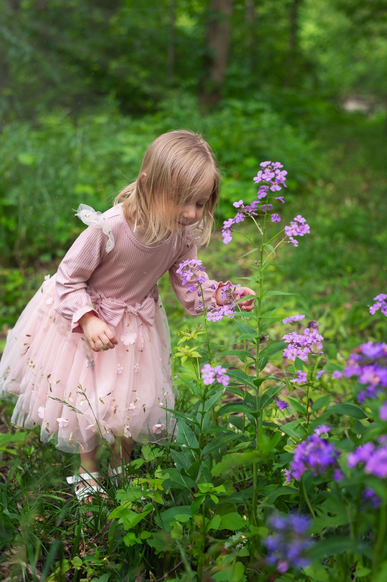 She picked flowers, I picked my jaw up off the floor. What a sweet moment to capture in the green of Central Ohio!