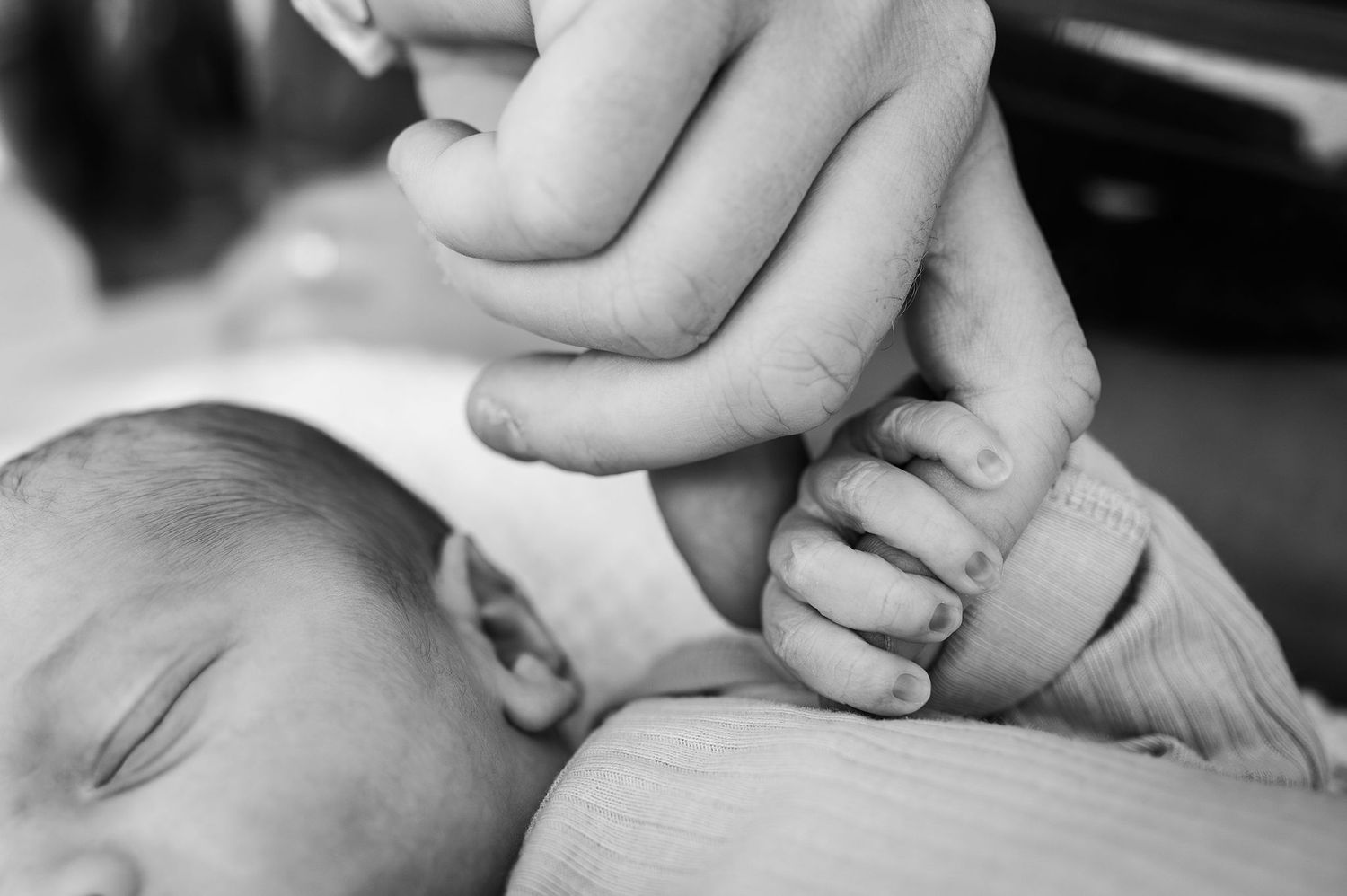 Fresh 48 newborn details Columbus Hospital—tiny hands, tender moments, timeless joy.