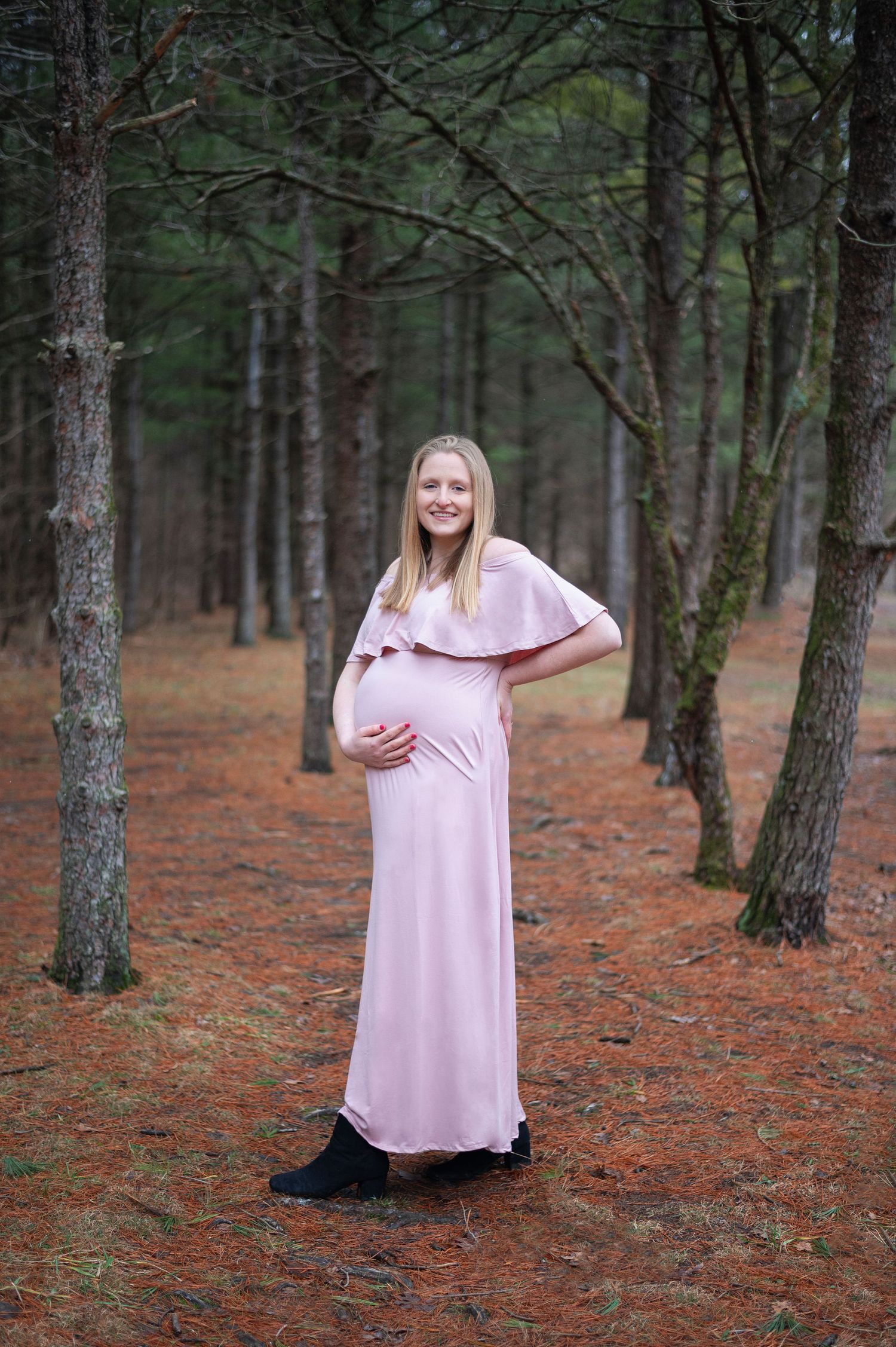 Westerville maternity session in the woods—expecting mama glowing with confidence and grace.