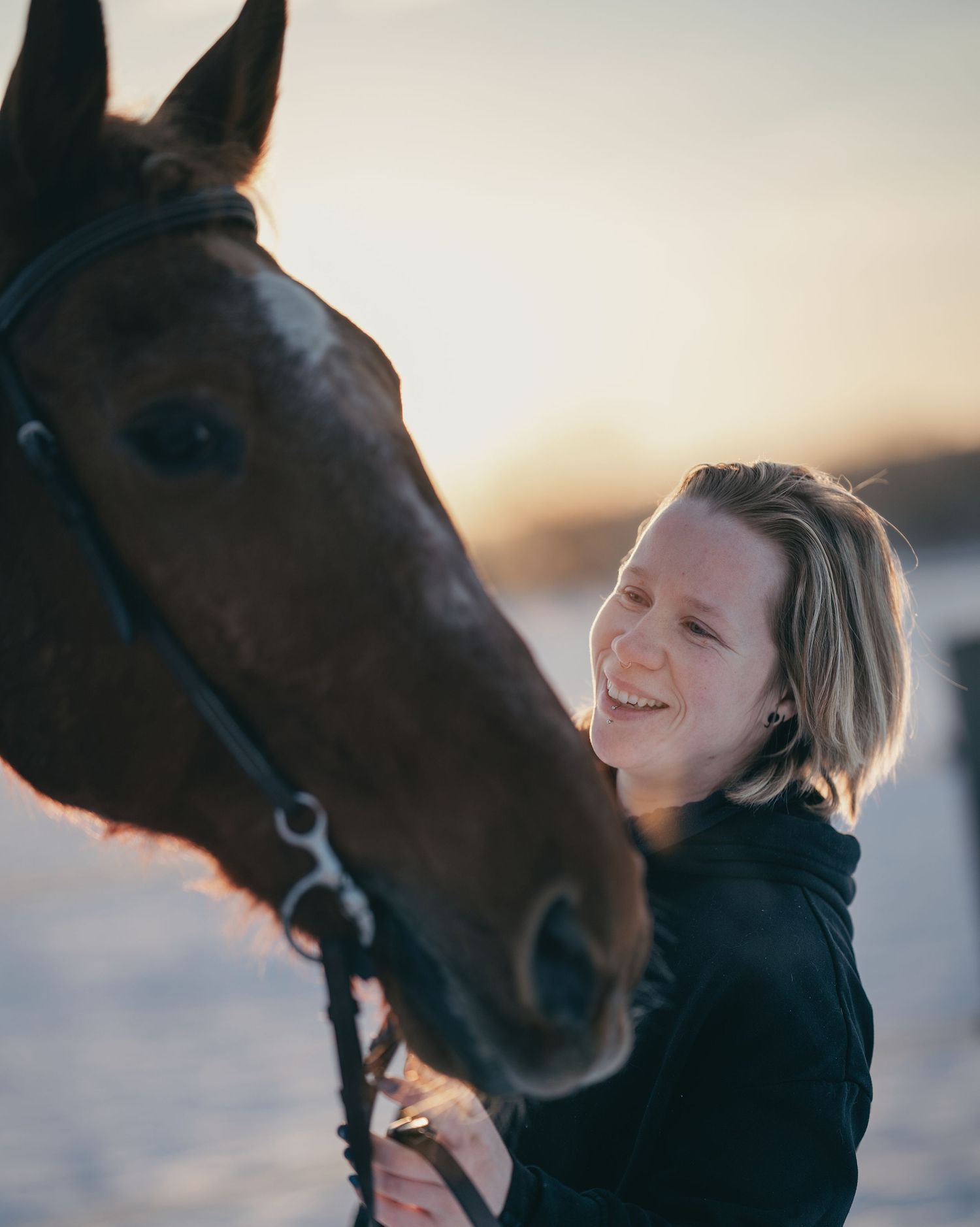 Shooting photo portrait avec cheval en lumière douce
