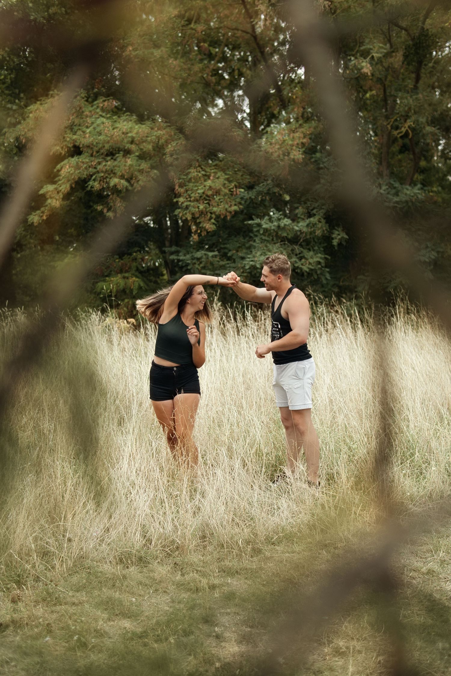 couple dans les bois, shooting photo duo