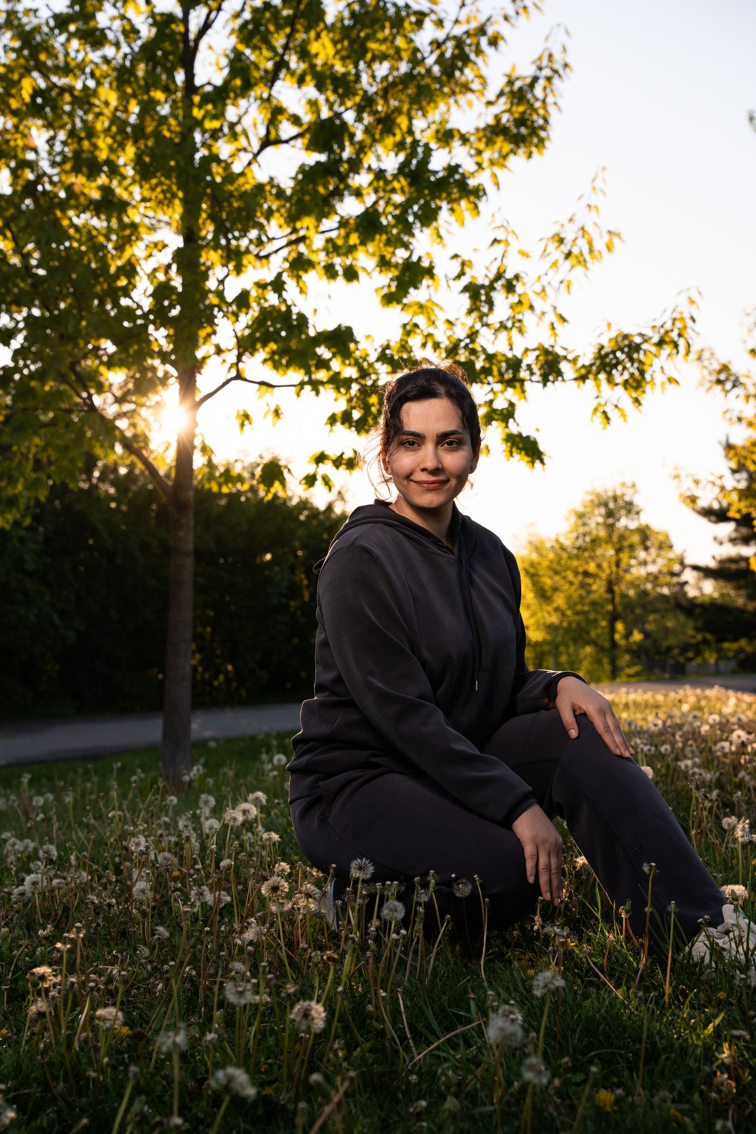 Natural outdoor portrait with soft lighting, capturing authentic emotion.

Candid close-up showing personality and relaxed vibe.

Artistic s