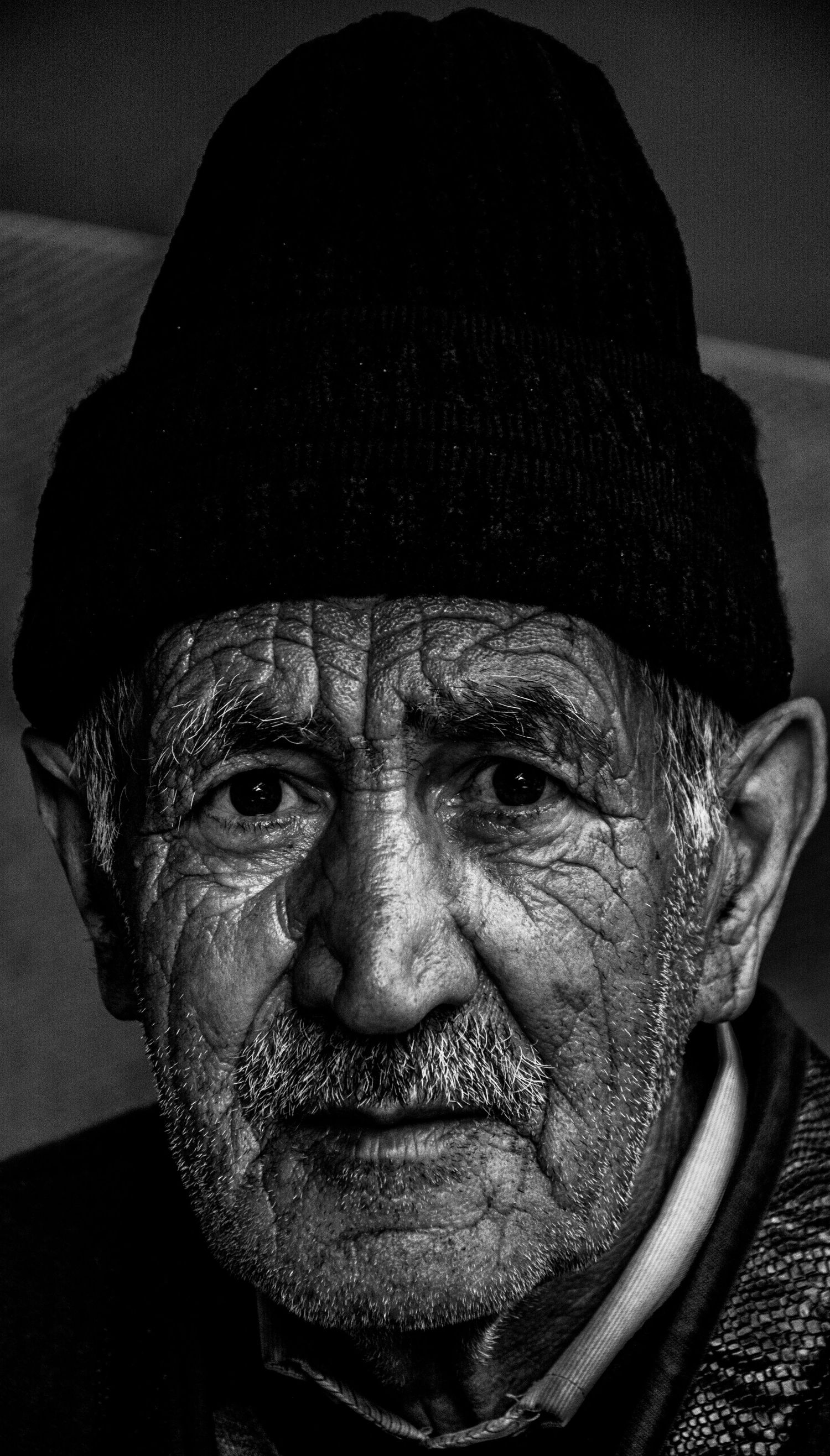 Natural outdoor portrait with soft lighting, capturing authentic emotion.

Candid close-up showing personality and relaxed vibe.

Artistic s