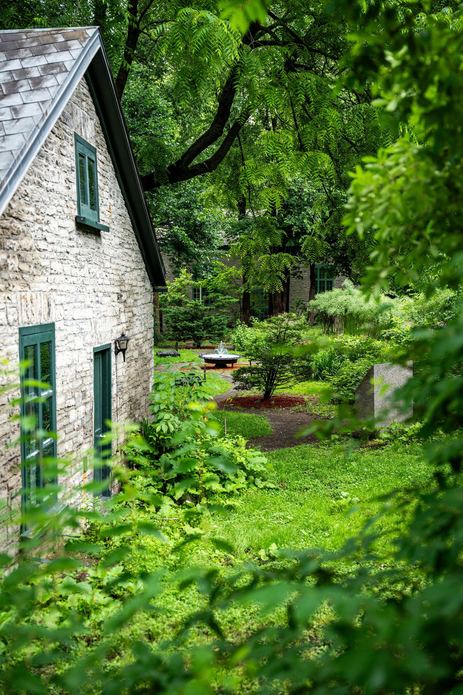 Peaceful landscapes and nature scenes showcasing seasonal colors, serene settings, and beautiful city skylines.