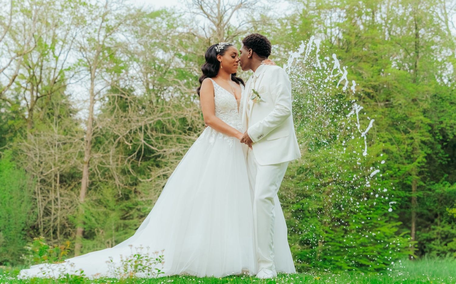 Photographe mariage Nice, images naturelles, élégantes et intemporelles pour capturer chaque émotion de votre journée sur la Côte d’Azur.
