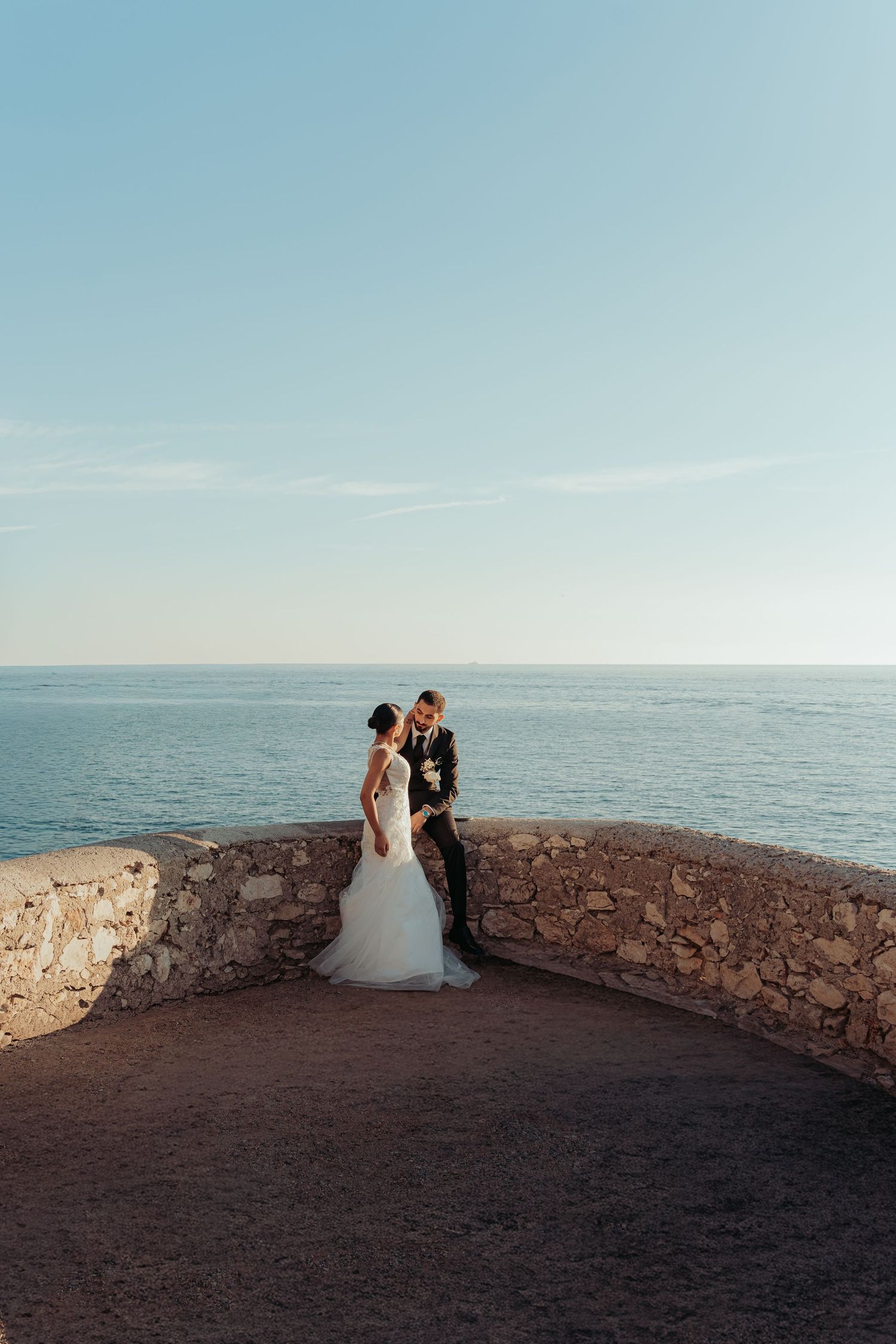 Photographe mariage Nice, images naturelles, élégantes et intemporelles pour capturer chaque émotion de votre journée sur la Côte d’Azur.
