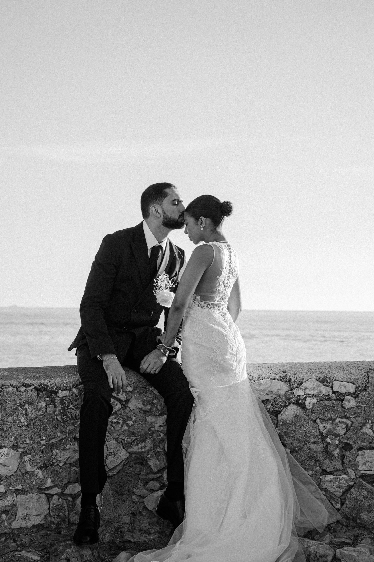 Photographe mariage Nice, images naturelles, élégantes et intemporelles pour capturer chaque émotion de votre journée sur la Côte d’Azur.